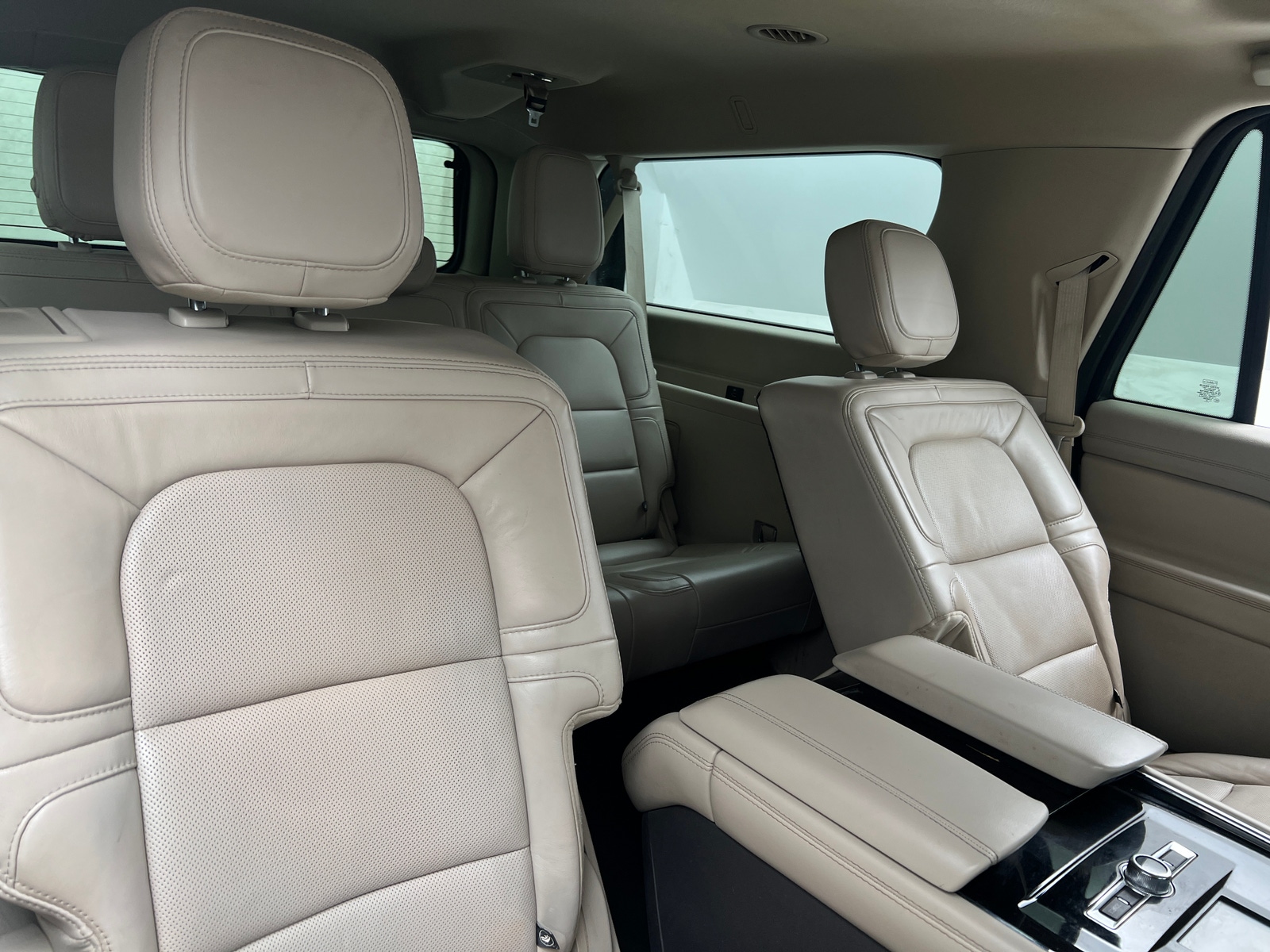 Thumbnail: 2021 Lincoln Navigator L - 5