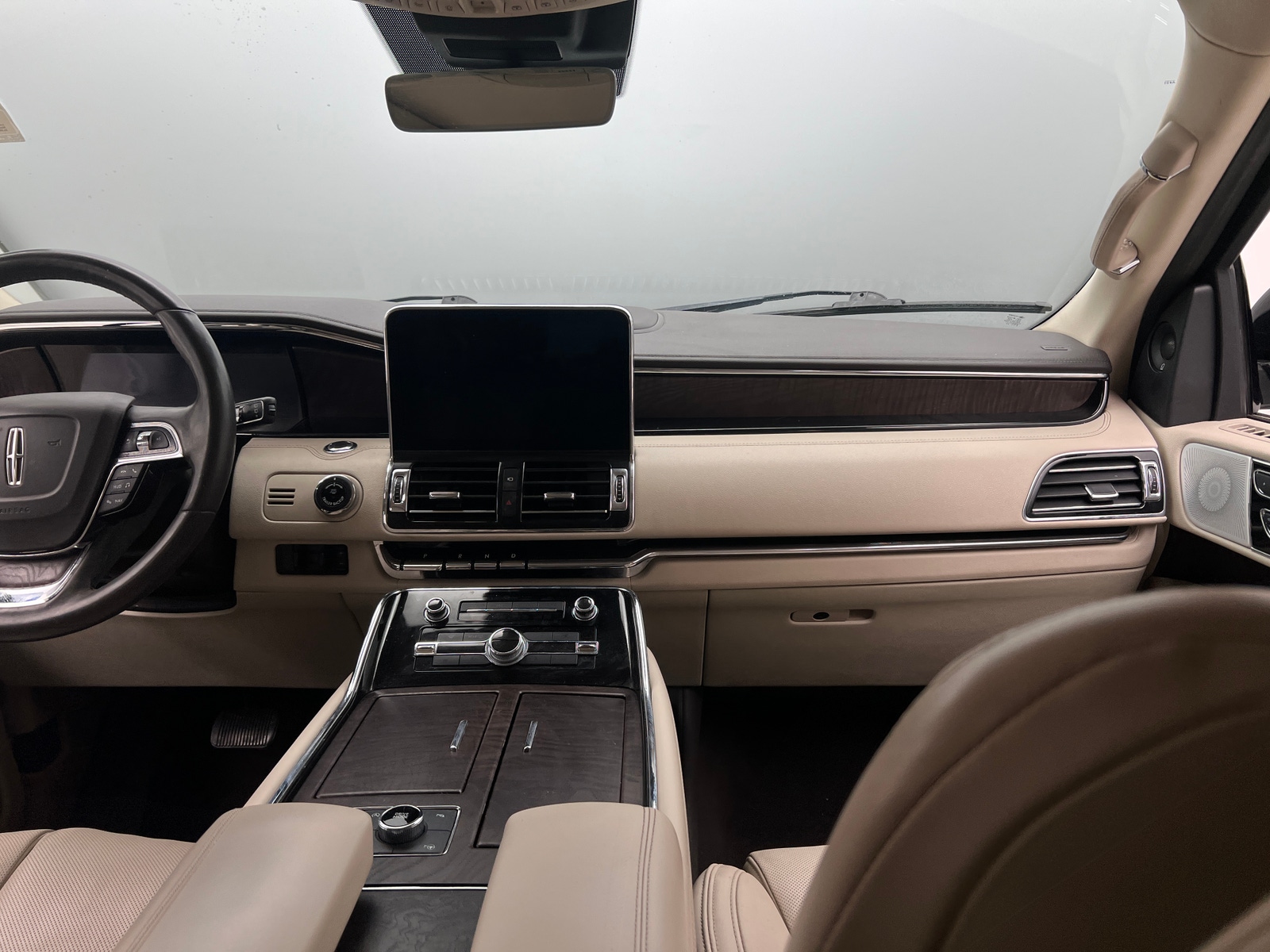 Thumbnail: 2021 Lincoln Navigator L - 2