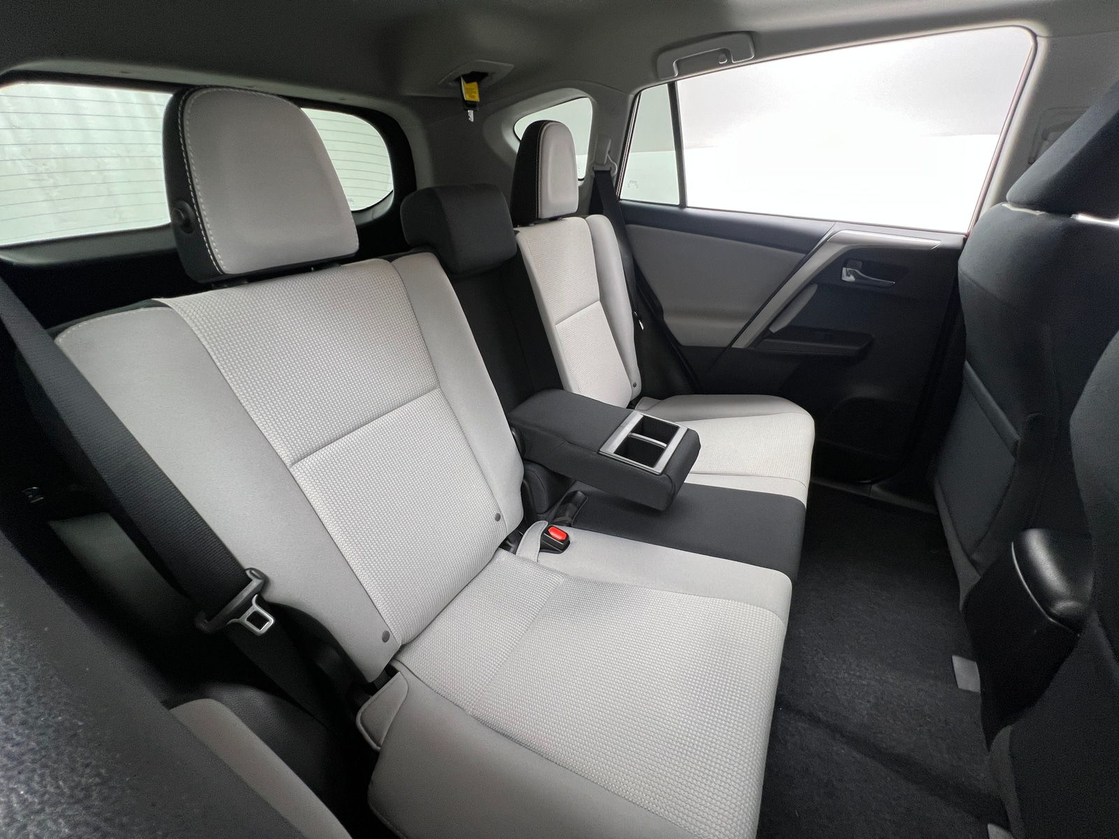 Thumbnail: 2017 Toyota RAV4 - 6