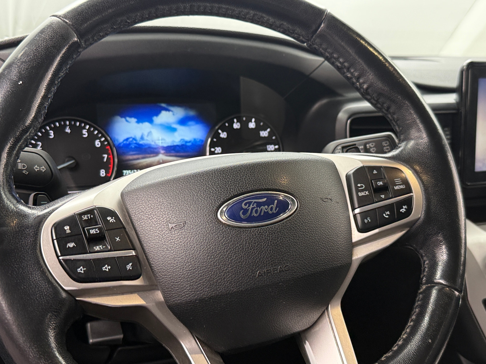 Thumbnail: 2020 Ford Explorer - 4