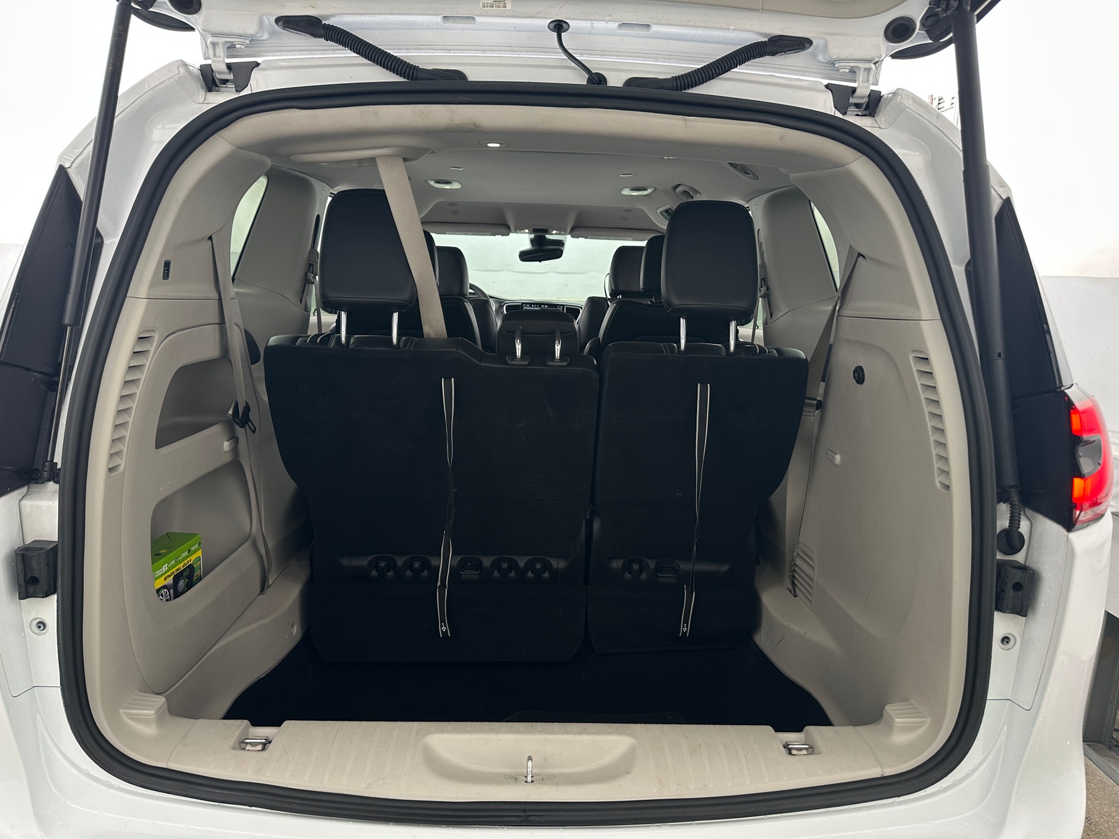 Thumbnail: 2024 Chrysler Pacifica - 6