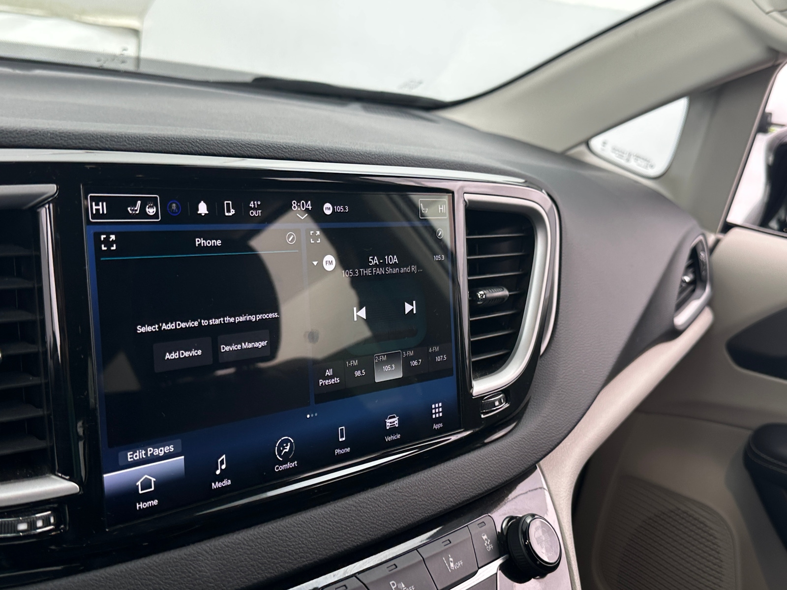 Thumbnail: 2024 Chrysler Pacifica - 3