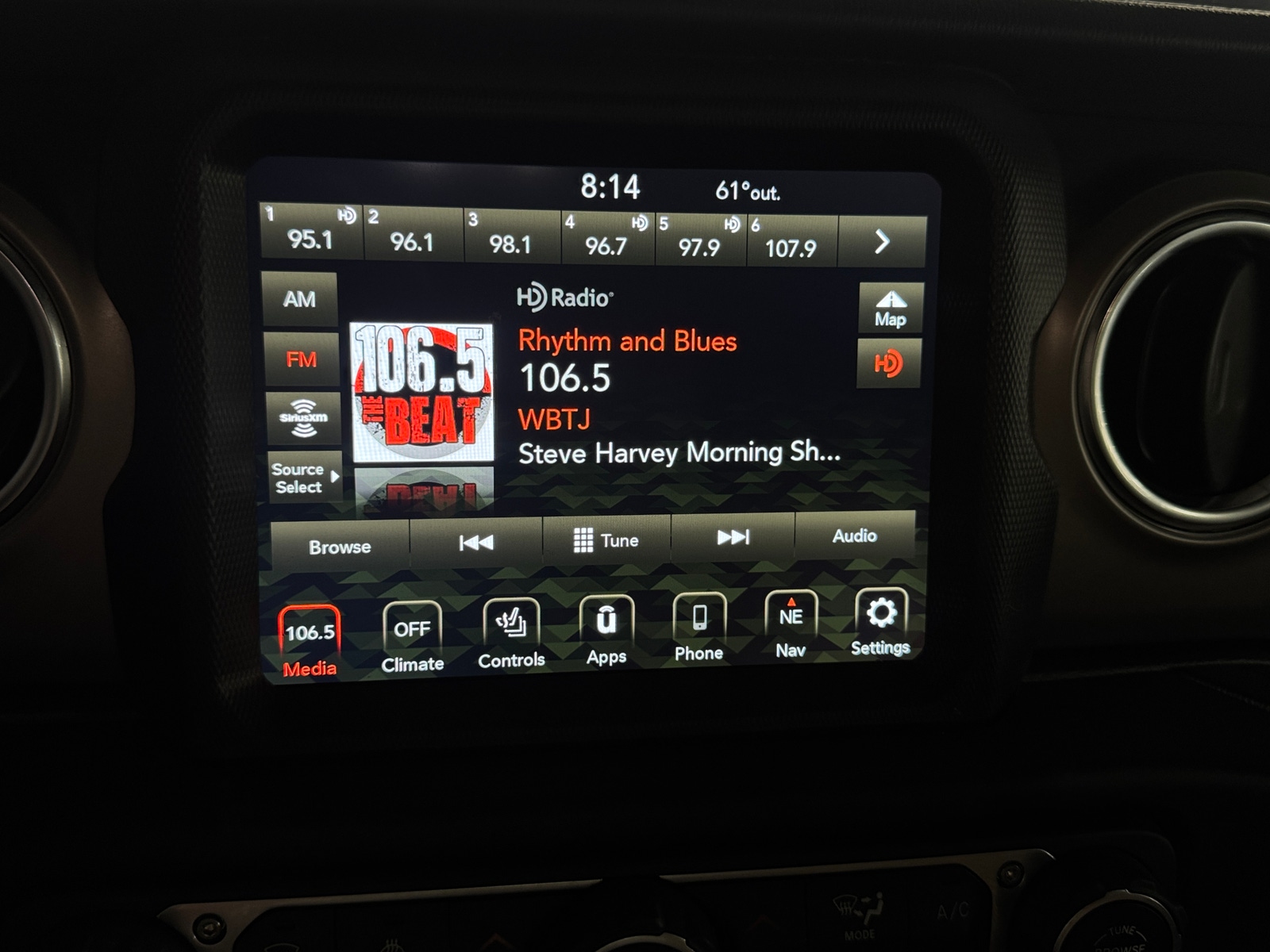 Thumbnail: 2021 Jeep Wrangler - 3