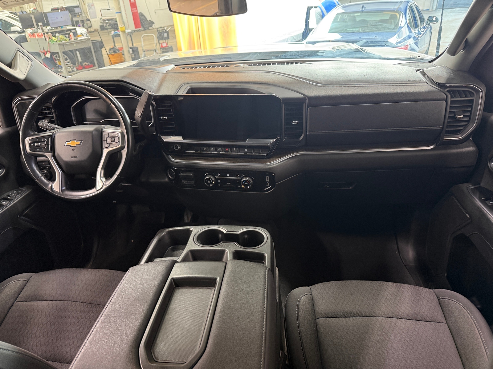 Thumbnail: 2024 Chevrolet Silverado 2500 - 3