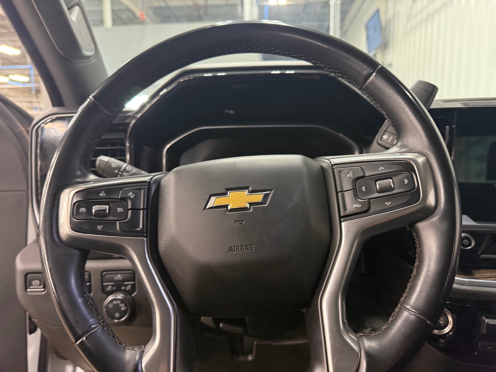 Thumbnail: 2024 Chevrolet Silverado 2500 - 5