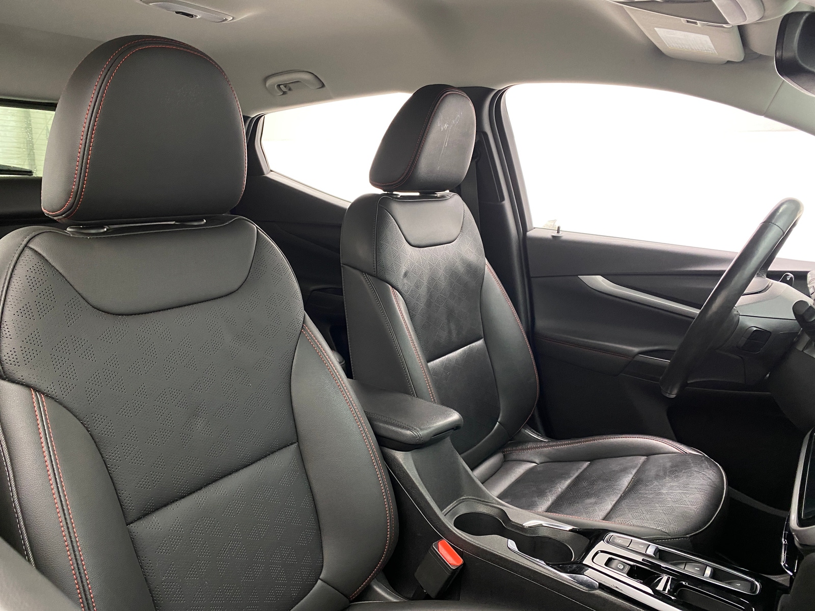 Thumbnail: 2023 Chevrolet Bolt EUV - 2