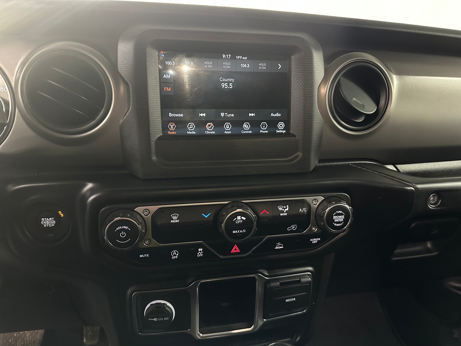 Thumbnail: 2022 Jeep Wrangler - 4