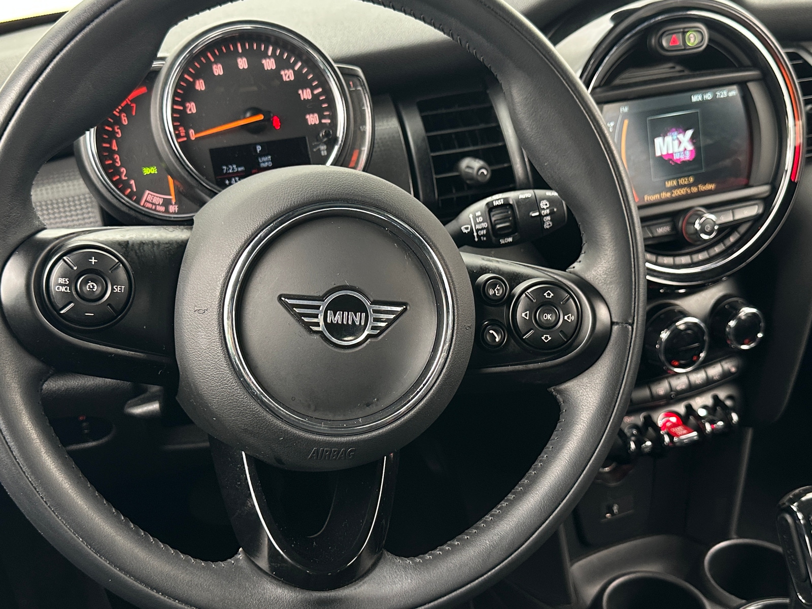 Thumbnail: 2021 MINI Cooper Hardtop - 4