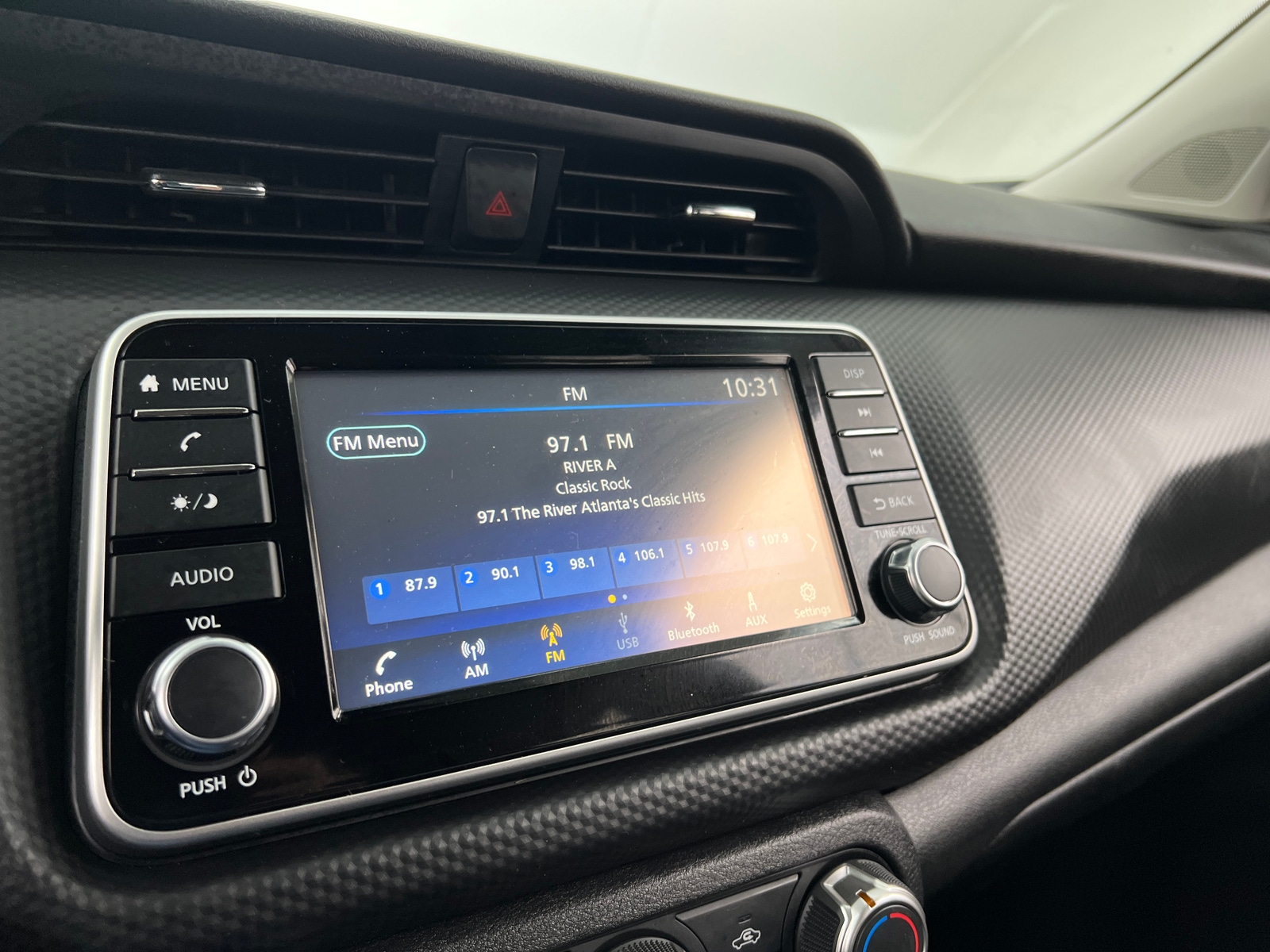 Thumbnail: 2022 Nissan Kicks - 4