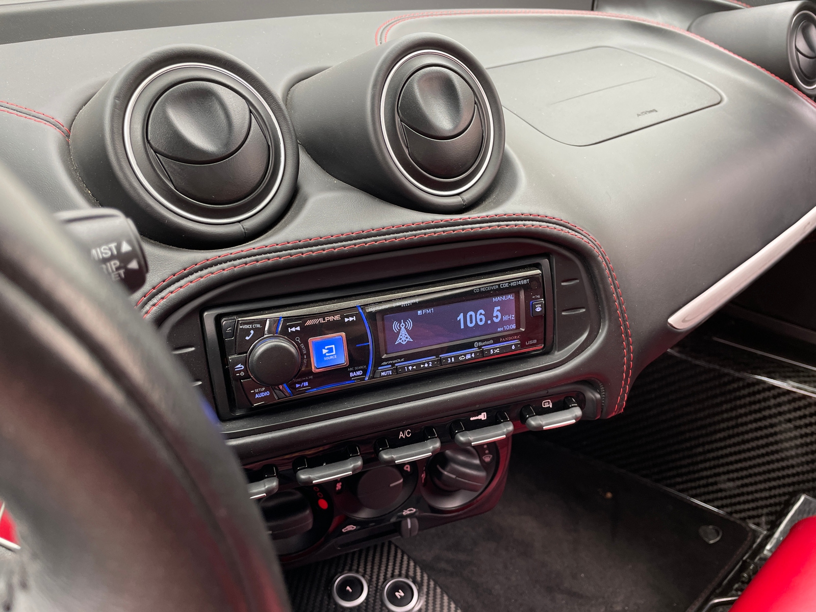 Thumbnail: 2016 Alfa Romeo 4C - 2