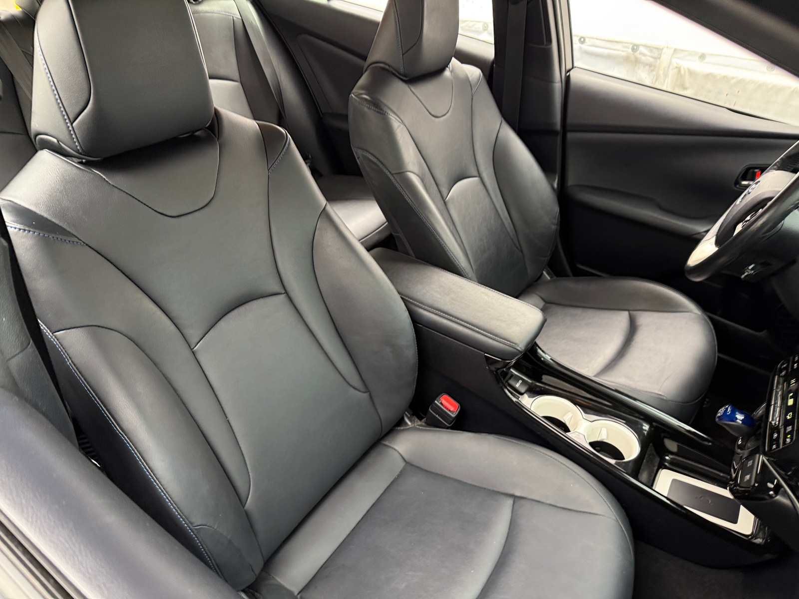 Thumbnail: 2016 Toyota Prius - 2