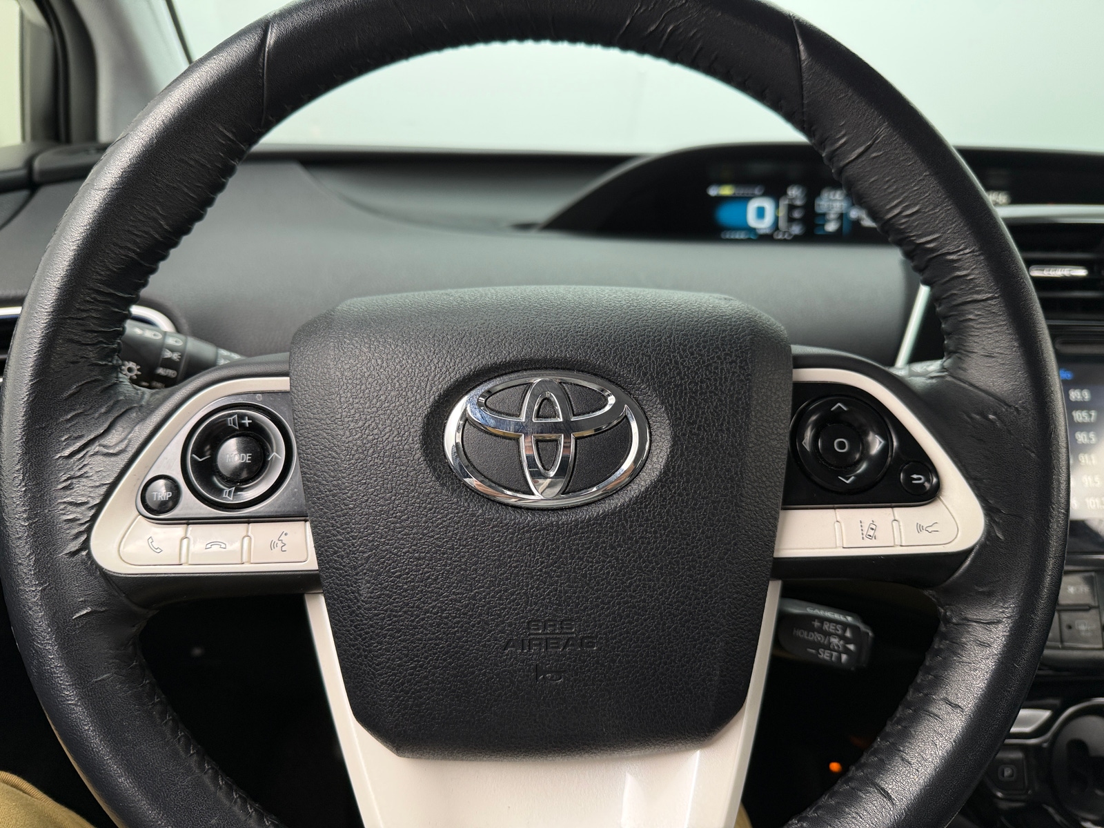 Thumbnail: 2016 Toyota Prius - 5