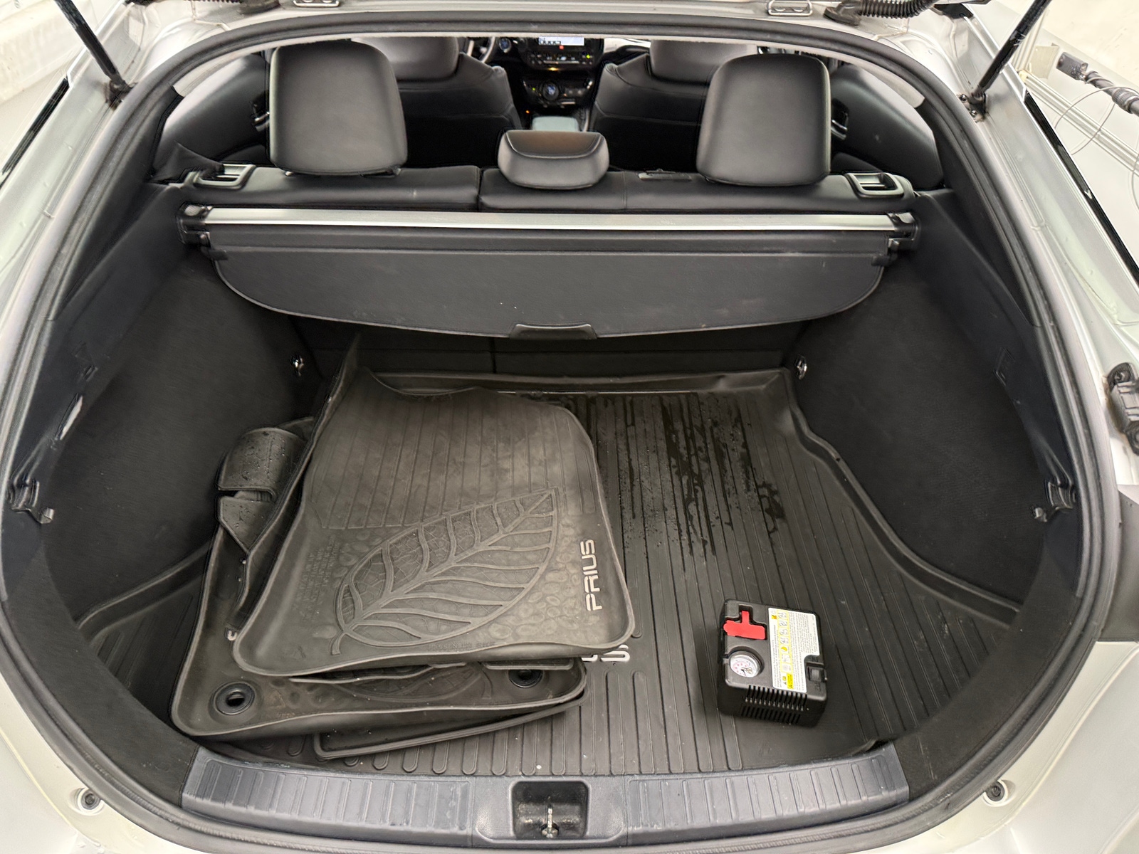 Thumbnail: 2016 Toyota Prius - 7