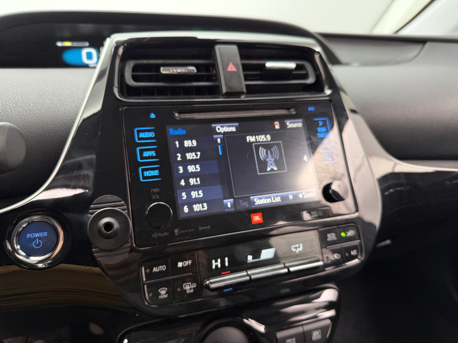 Thumbnail: 2016 Toyota Prius - 4