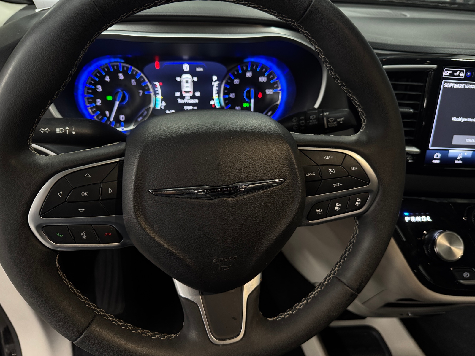 Thumbnail: 2024 Chrysler Pacifica - 4