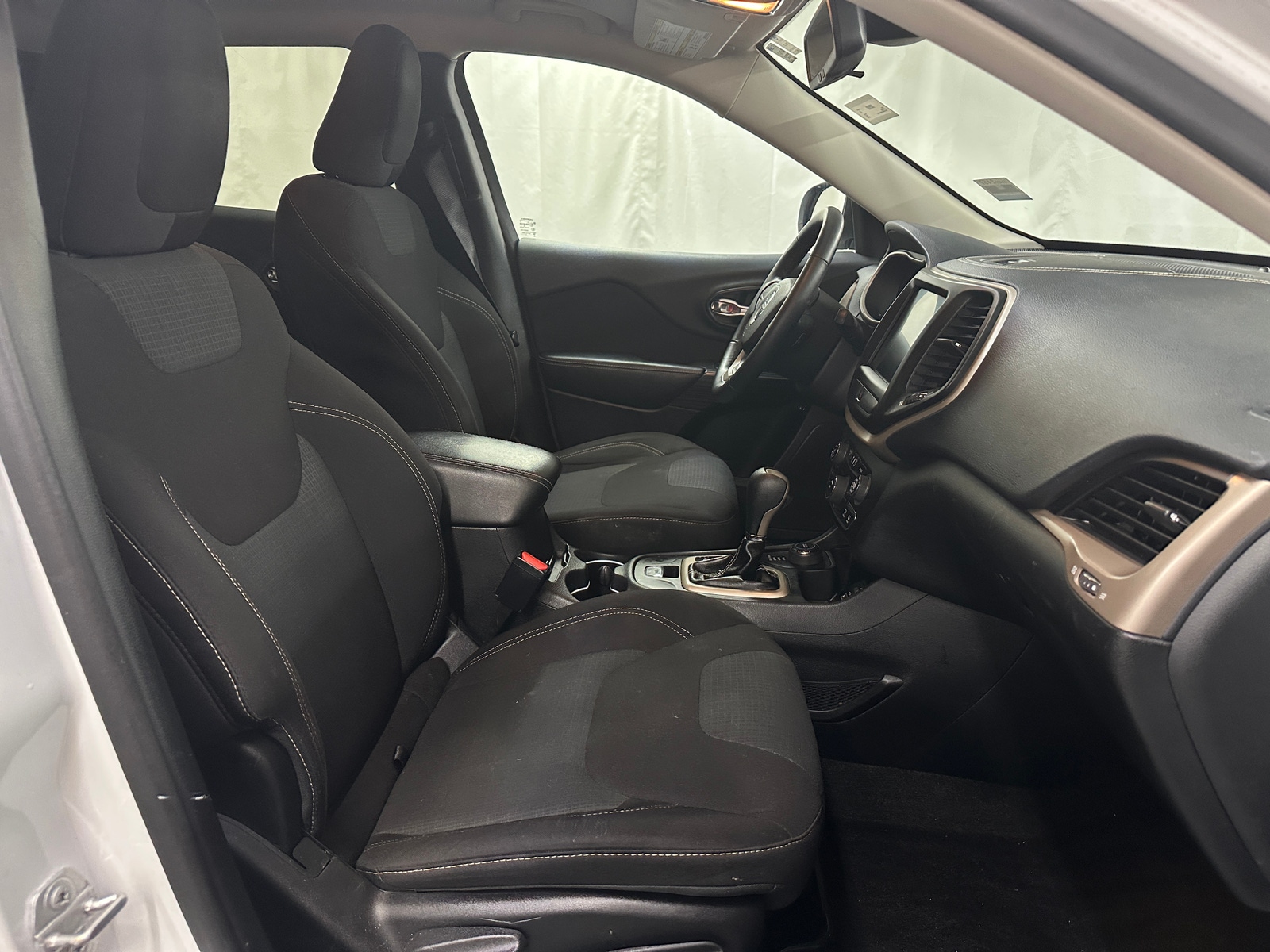 Thumbnail: 2016 Jeep Cherokee - 2