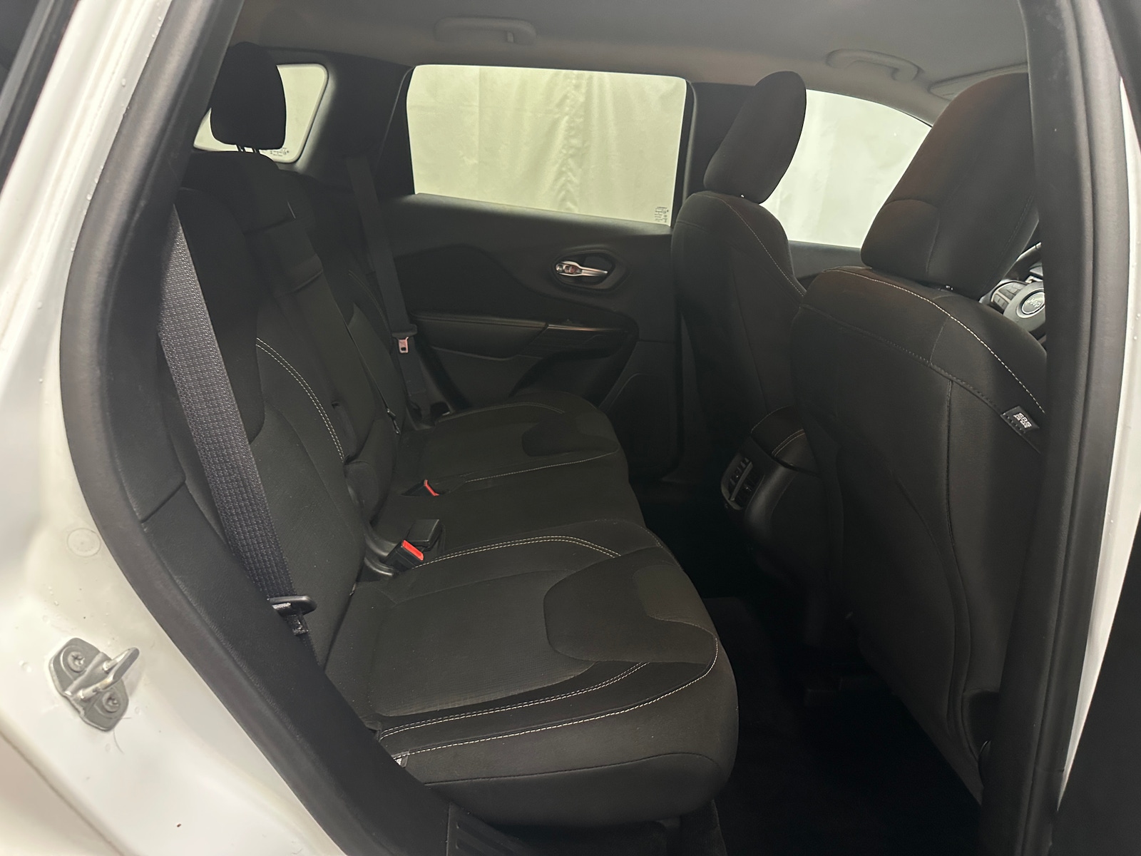 Thumbnail: 2016 Jeep Cherokee - 6