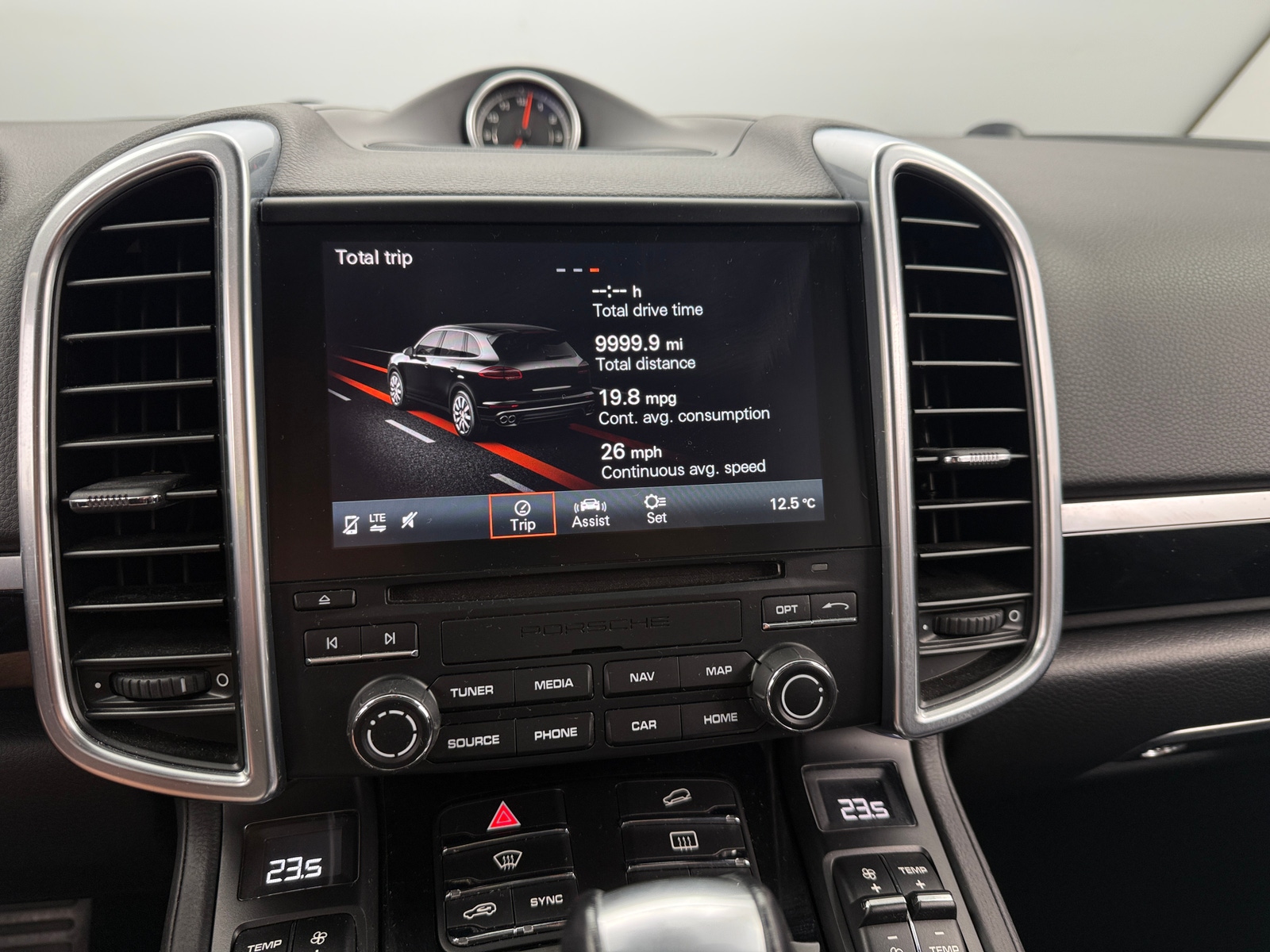 Thumbnail: 2018 Porsche Cayenne - 3