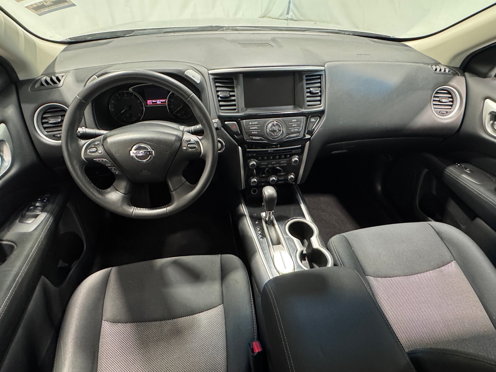 Thumbnail: 2017 Nissan Pathfinder - 3