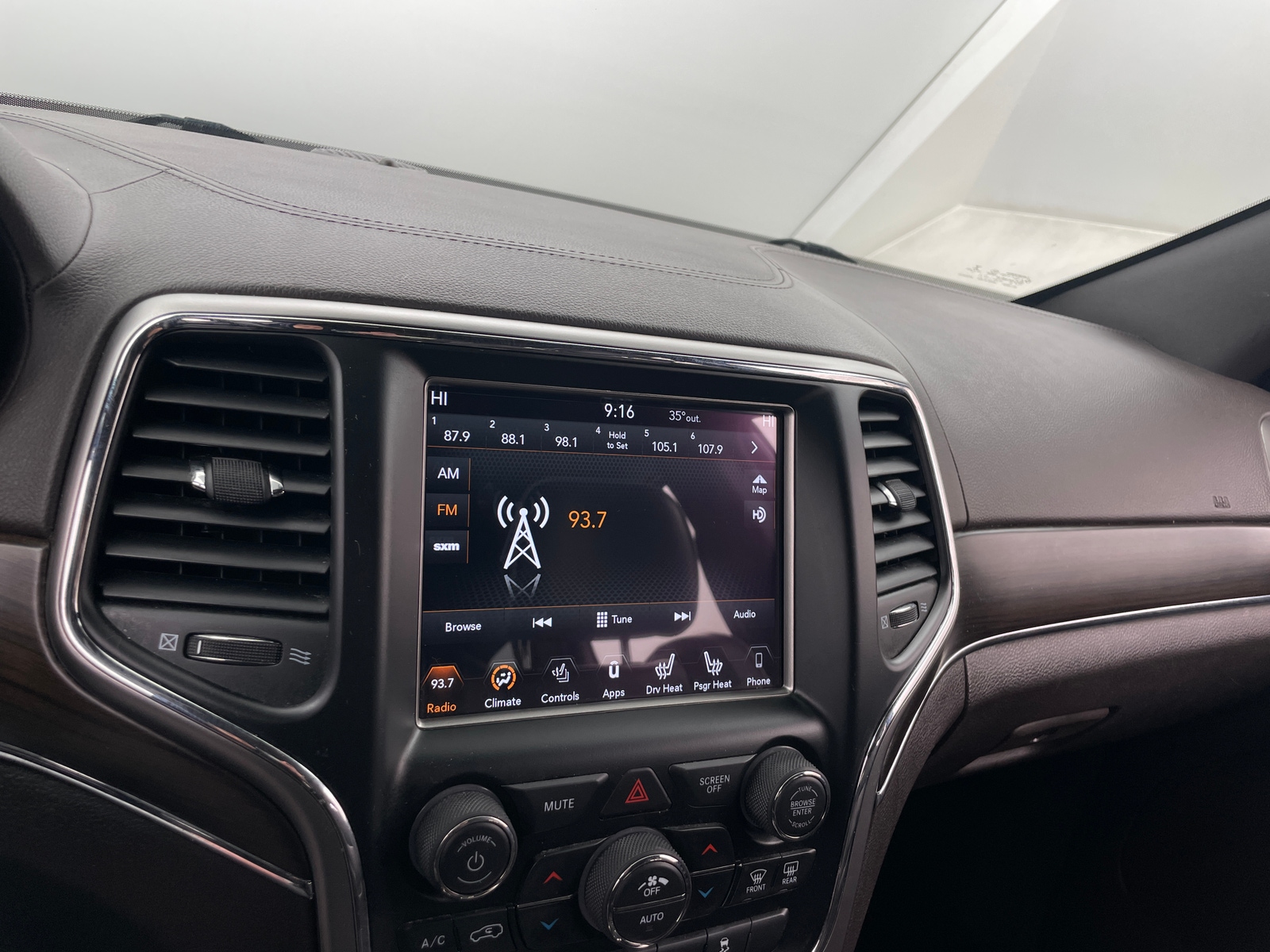 Thumbnail: 2018 Jeep Grand Cherokee - 3