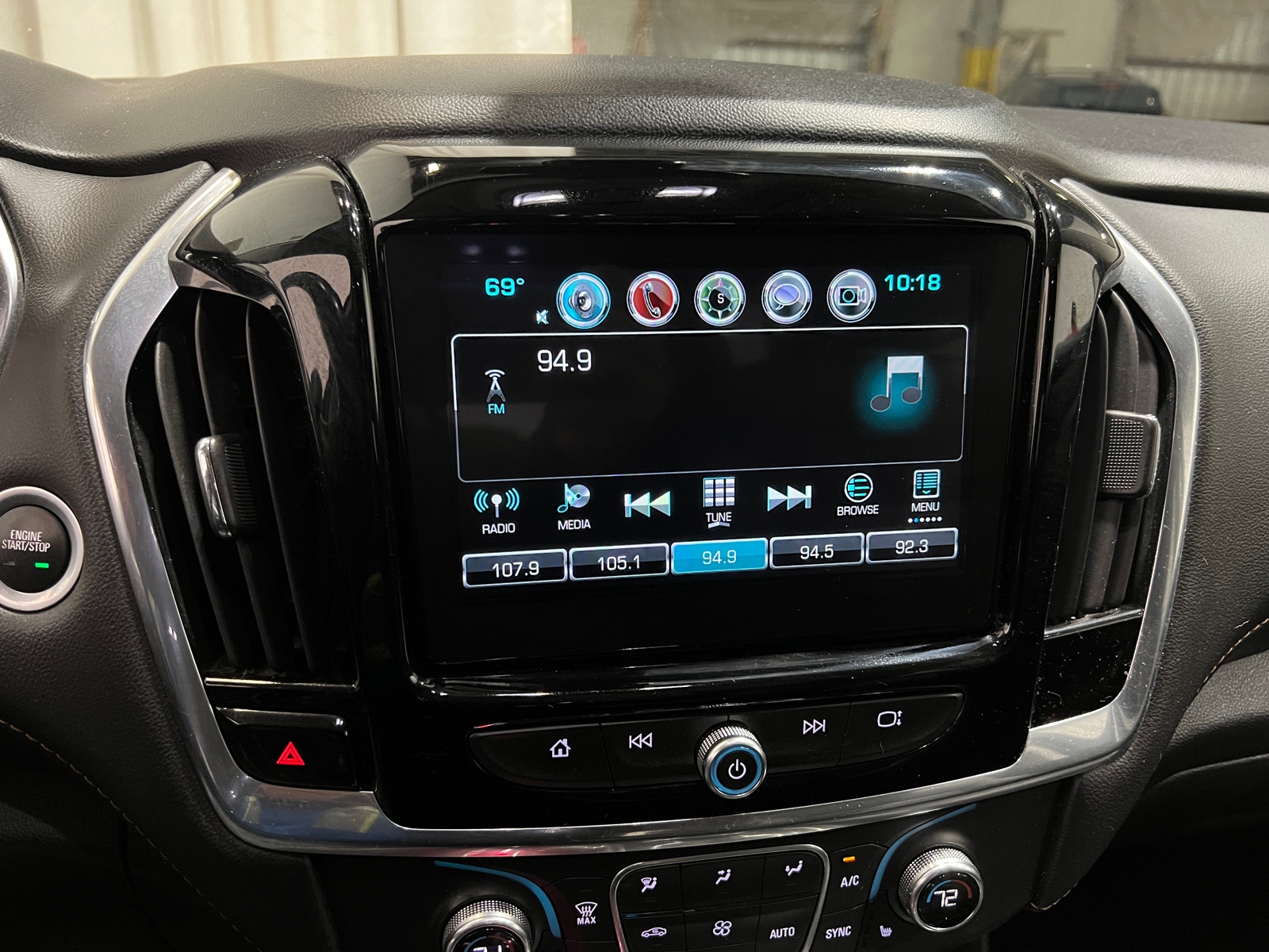 Thumbnail: 2019 Chevrolet Traverse - 3