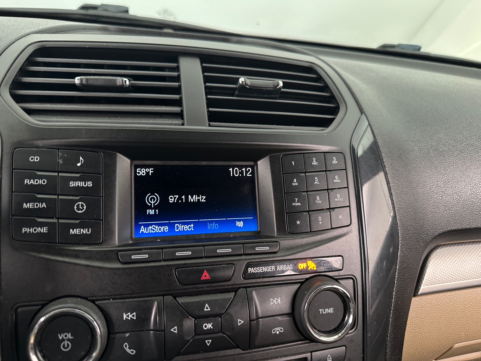 Thumbnail: 2017 Ford Explorer - 4