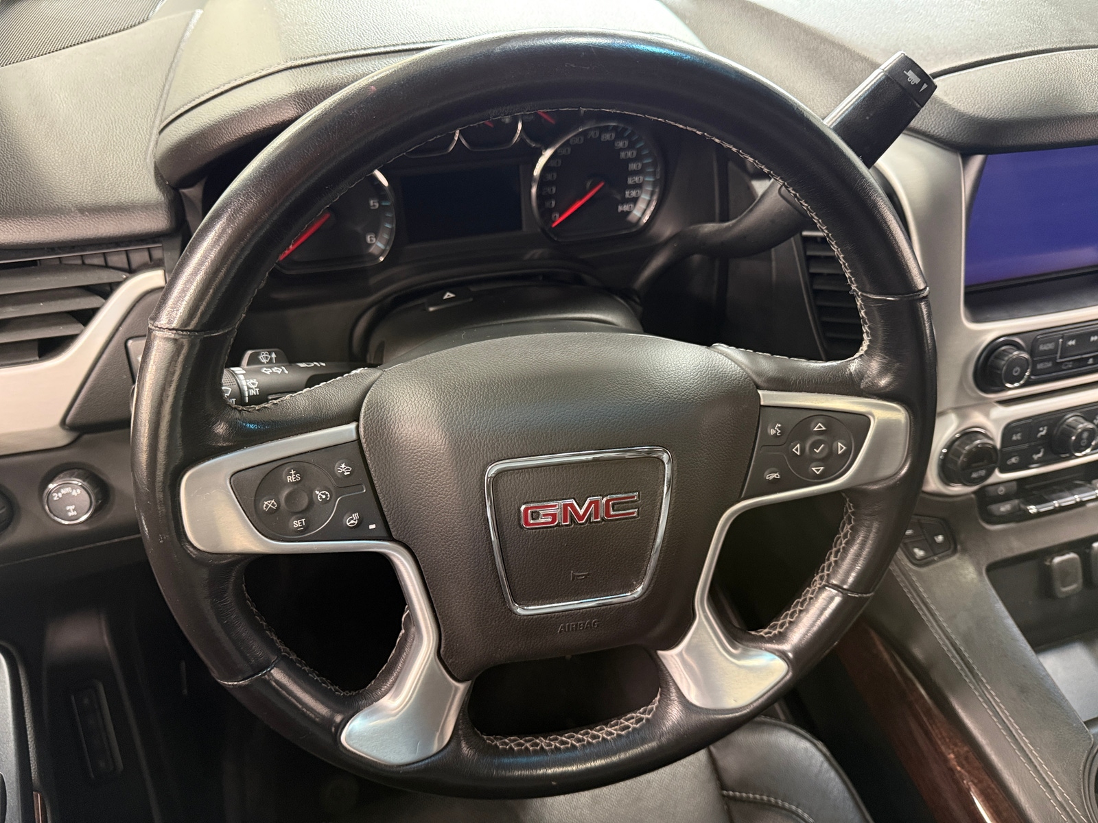 Thumbnail: 2019 GMC Yukon XL - 4