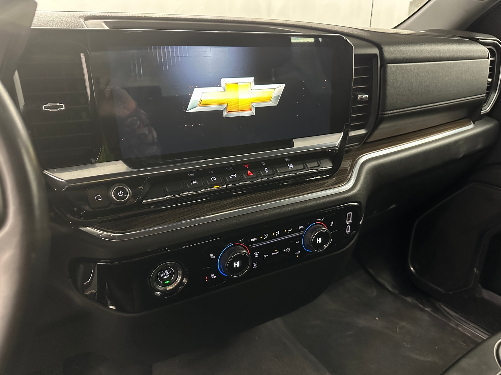 Thumbnail: 2023 Chevrolet Silverado 1500 - 4