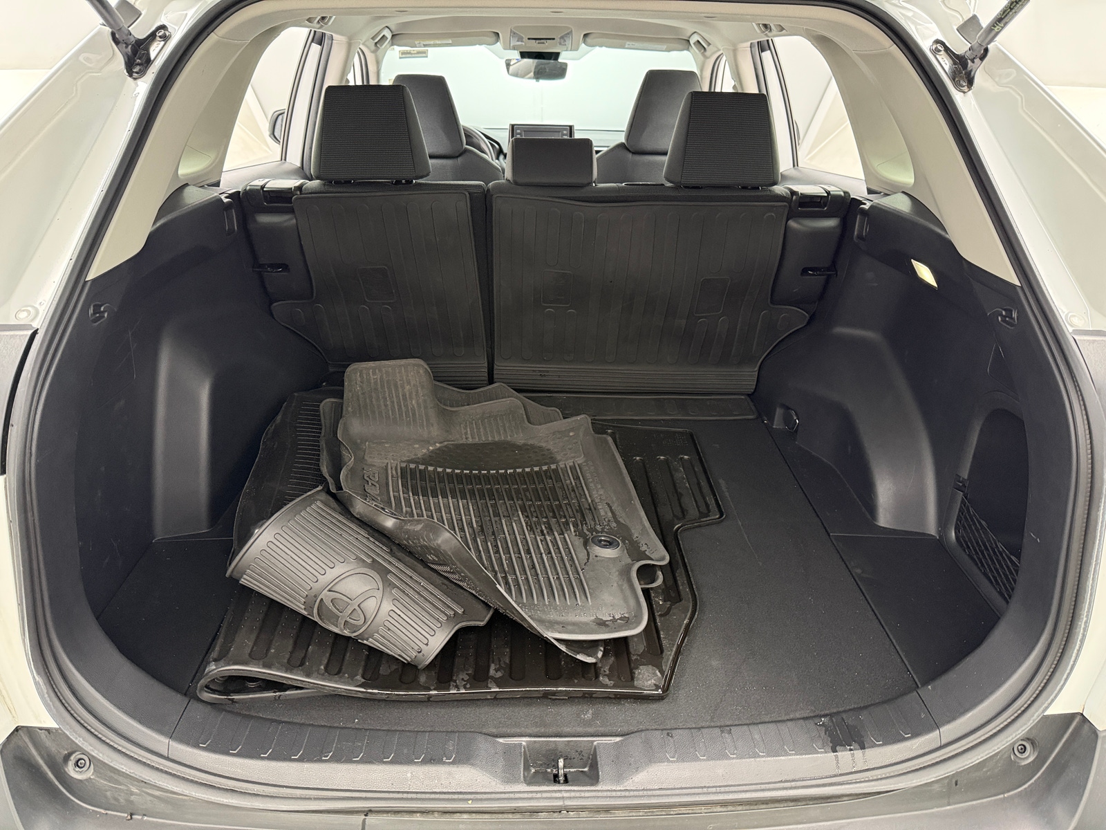 Thumbnail: 2022 Toyota RAV4 - 7