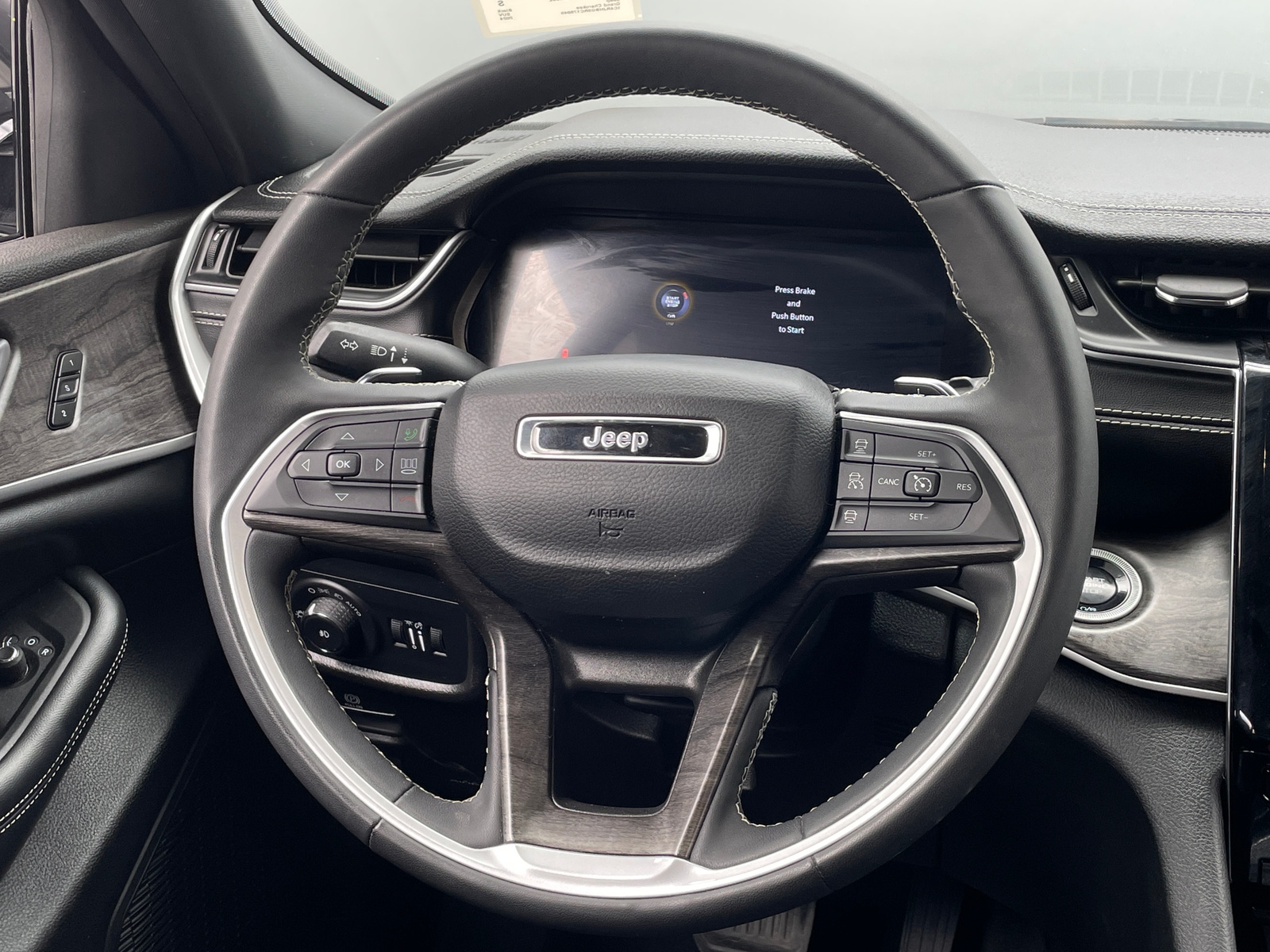 Thumbnail: 2024 Jeep Grand Cherokee - 4