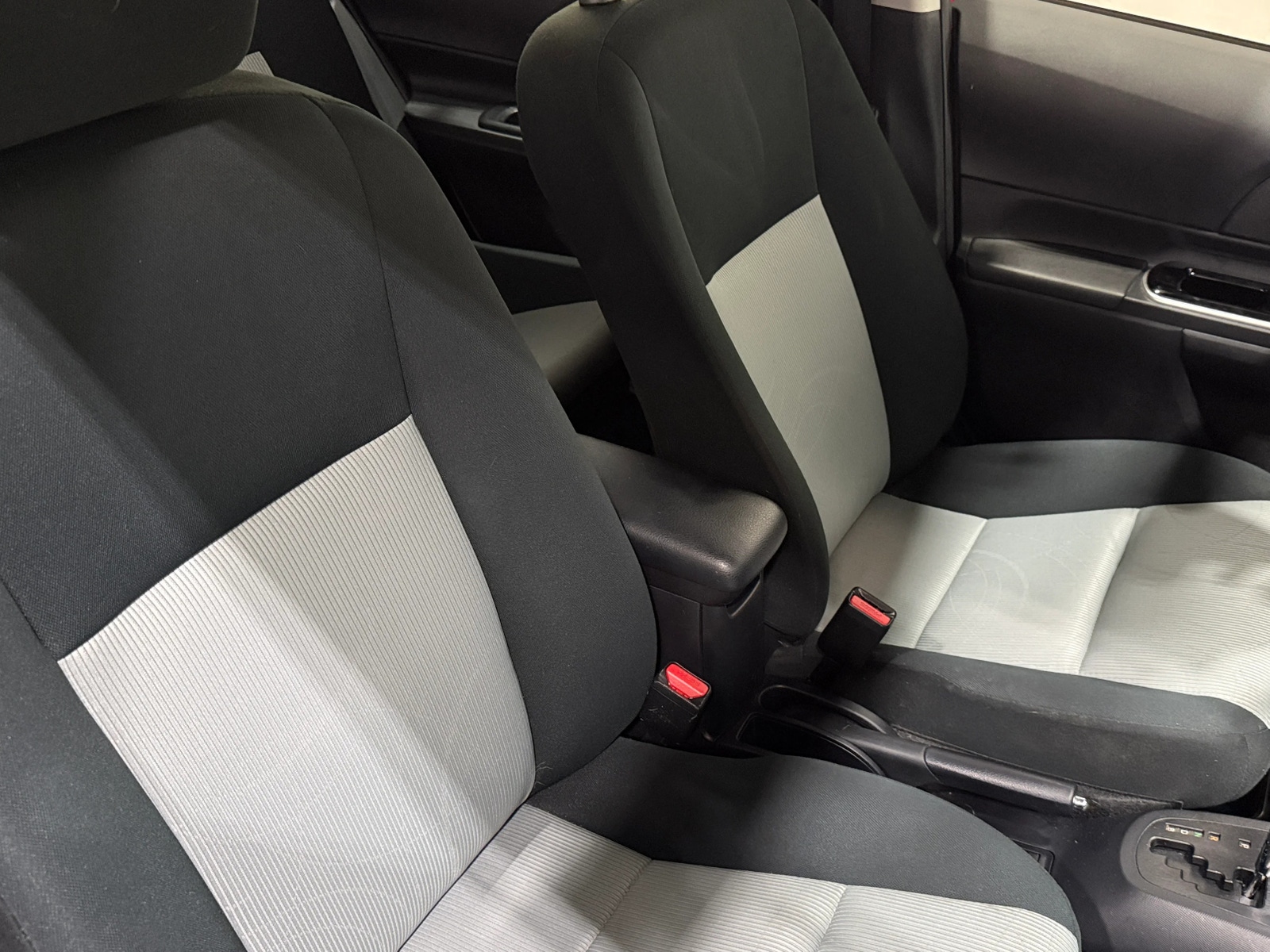 Thumbnail: 2016 Toyota Prius c - 2