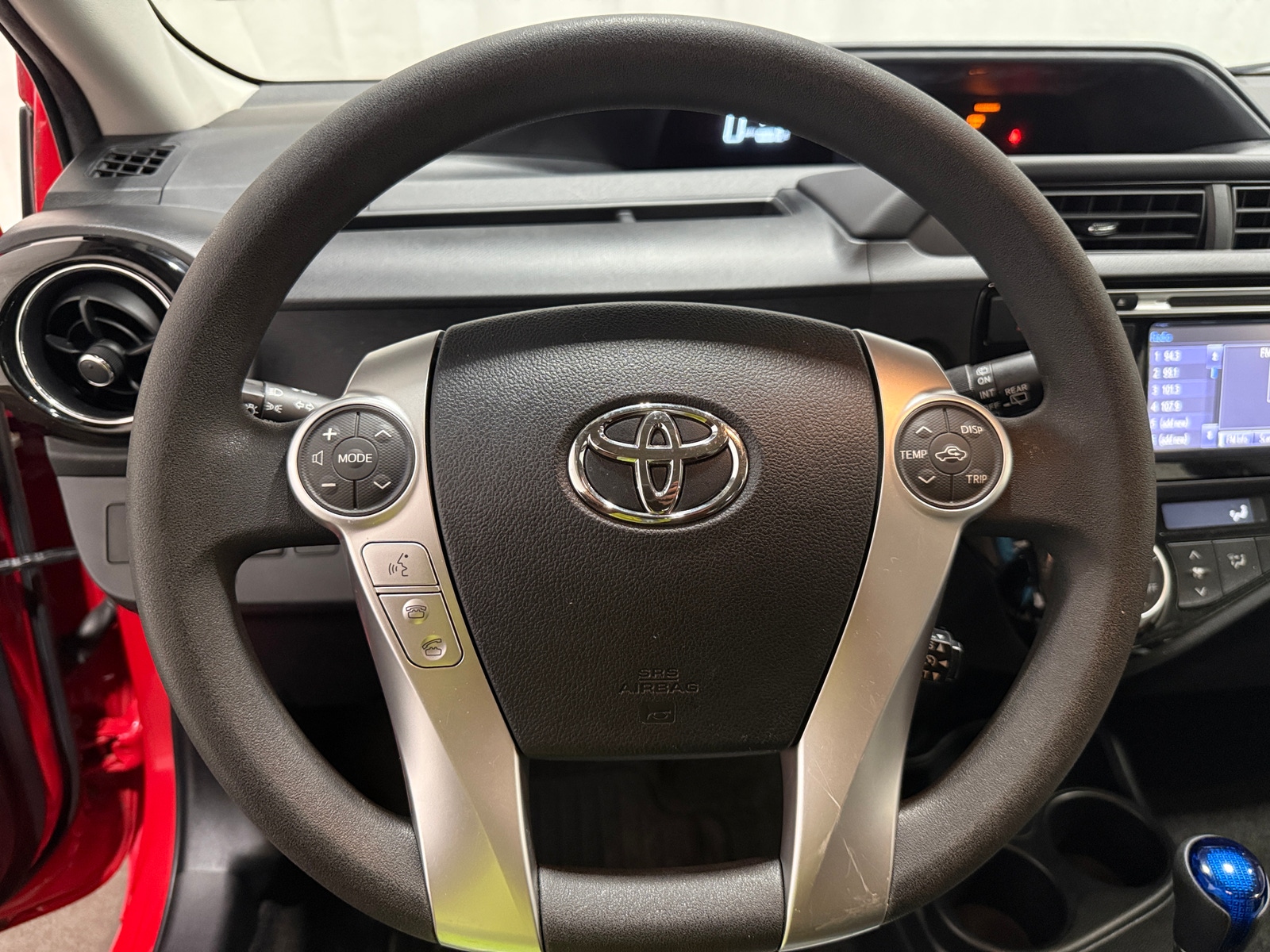 Thumbnail: 2016 Toyota Prius c - 5