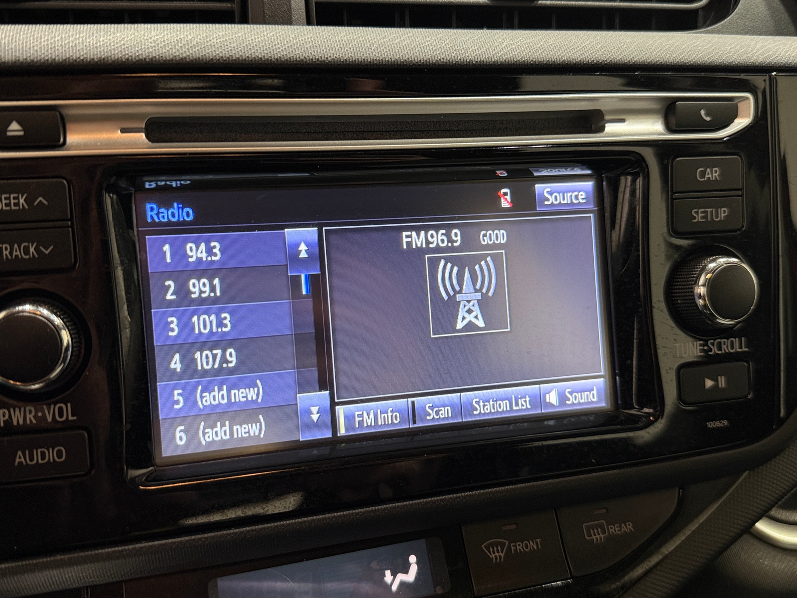 Thumbnail: 2016 Toyota Prius c - 4