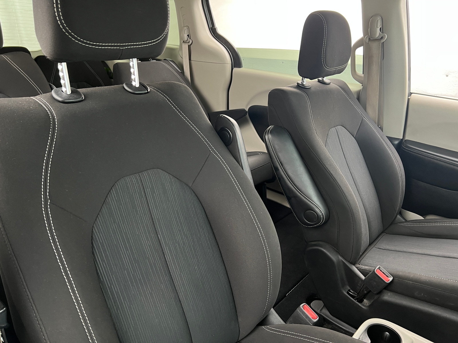 Thumbnail: 2021 Chrysler Voyager - 2