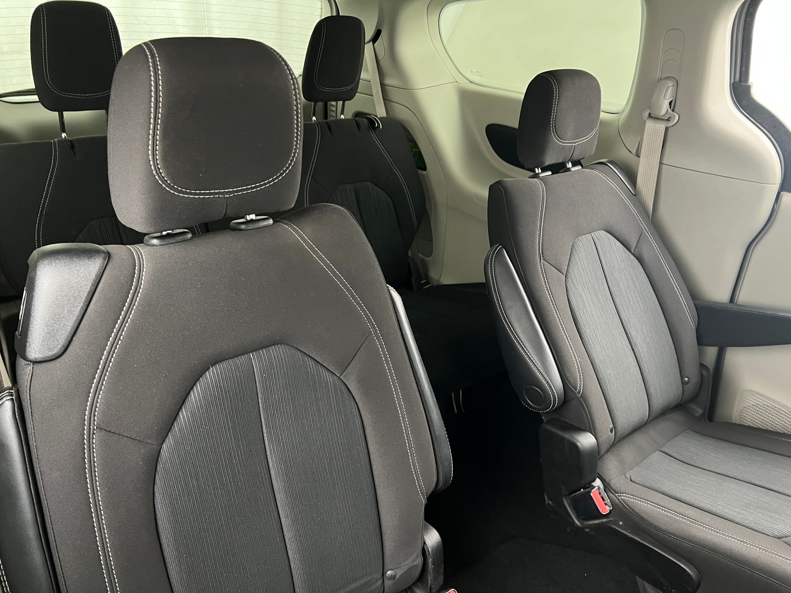 Thumbnail: 2021 Chrysler Voyager - 6