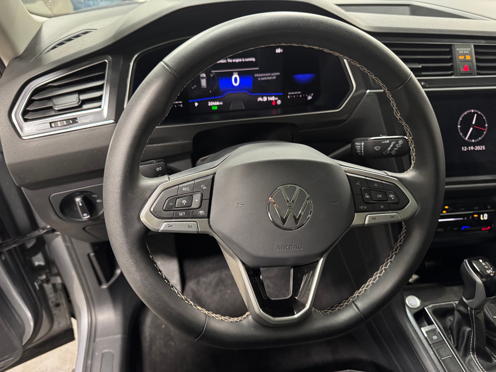 Thumbnail: 2023 Volkswagen Tiguan - 4