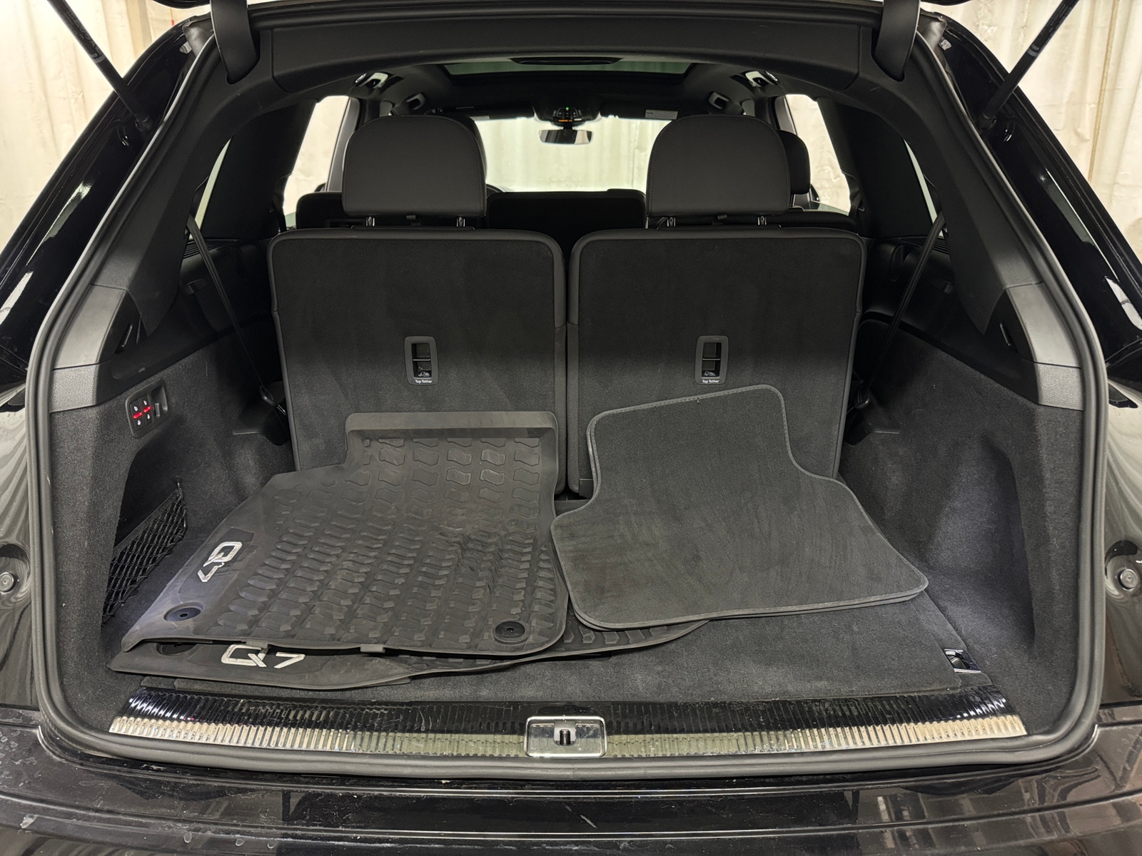 Thumbnail: 2021 Audi Q7 - 6