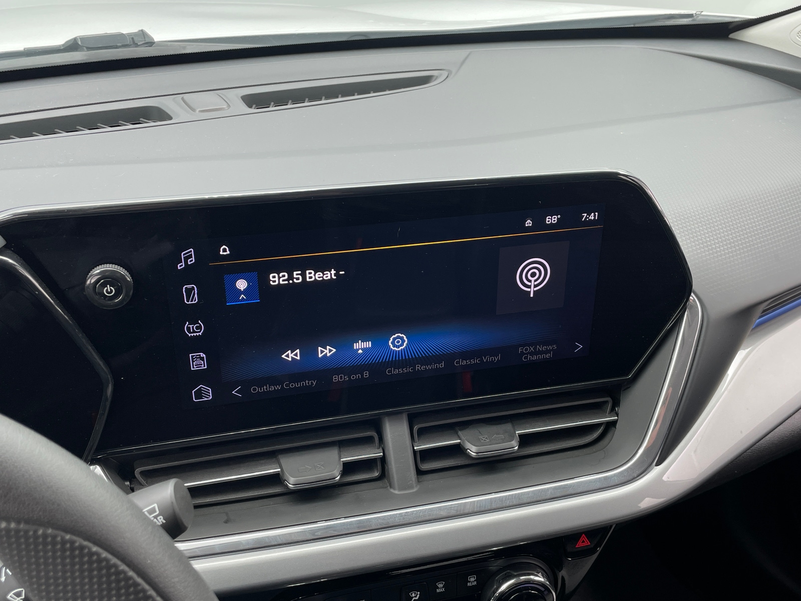 Thumbnail: 2025 Chevrolet Trax - 4