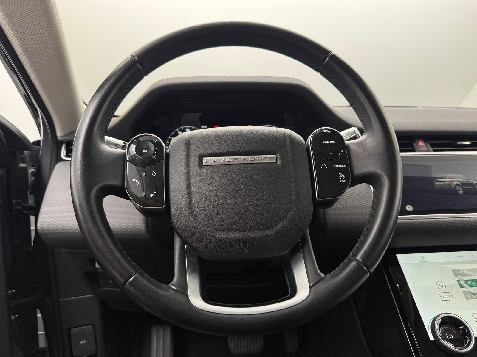 Thumbnail: 2020 Land Rover Range Rover Evoque - 4