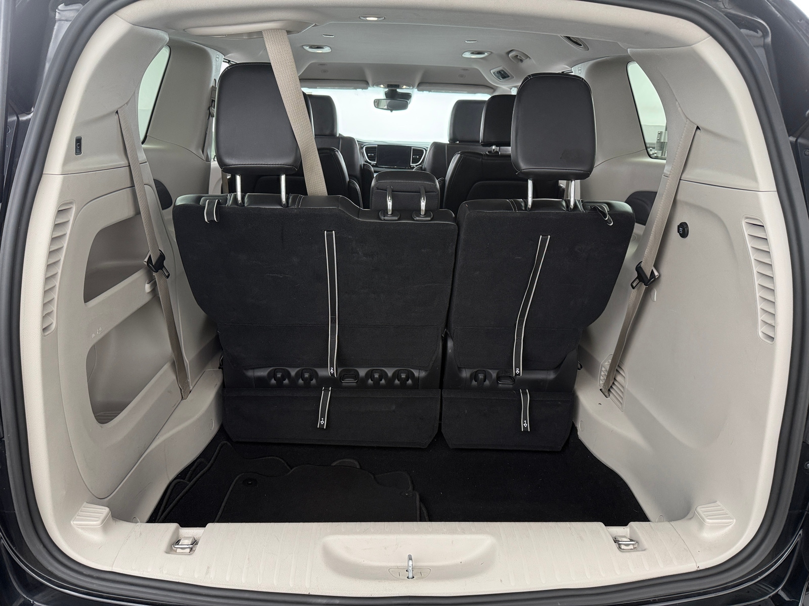 Thumbnail: 2024 Chrysler Pacifica - 6