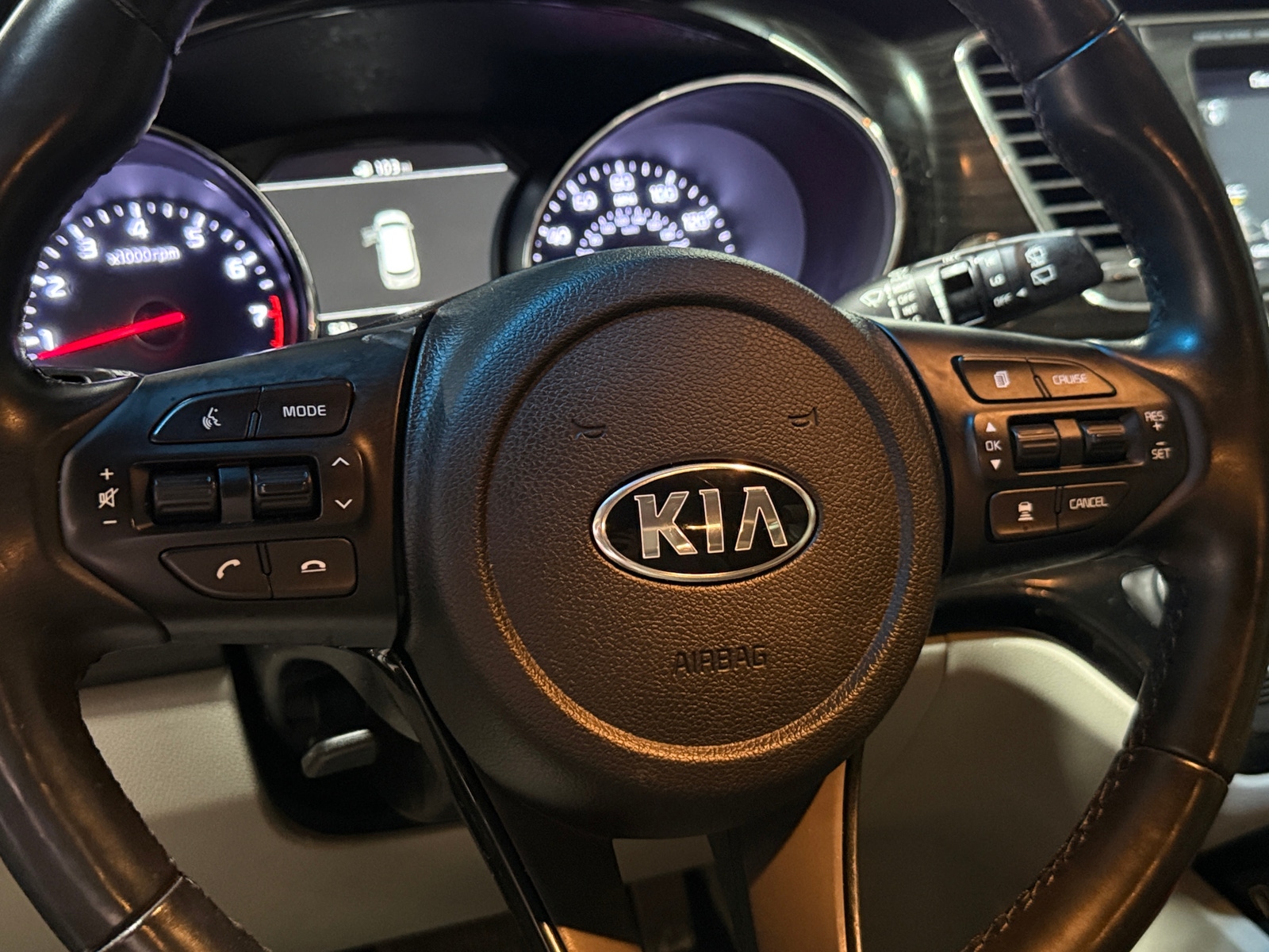 Thumbnail: 2020 Kia Sedona - 4