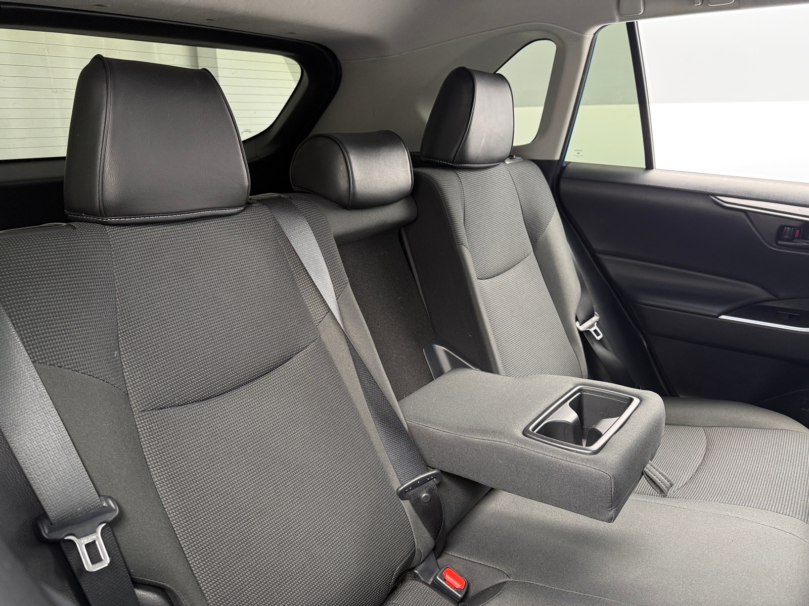 Thumbnail: 2019 Toyota RAV4 - 6