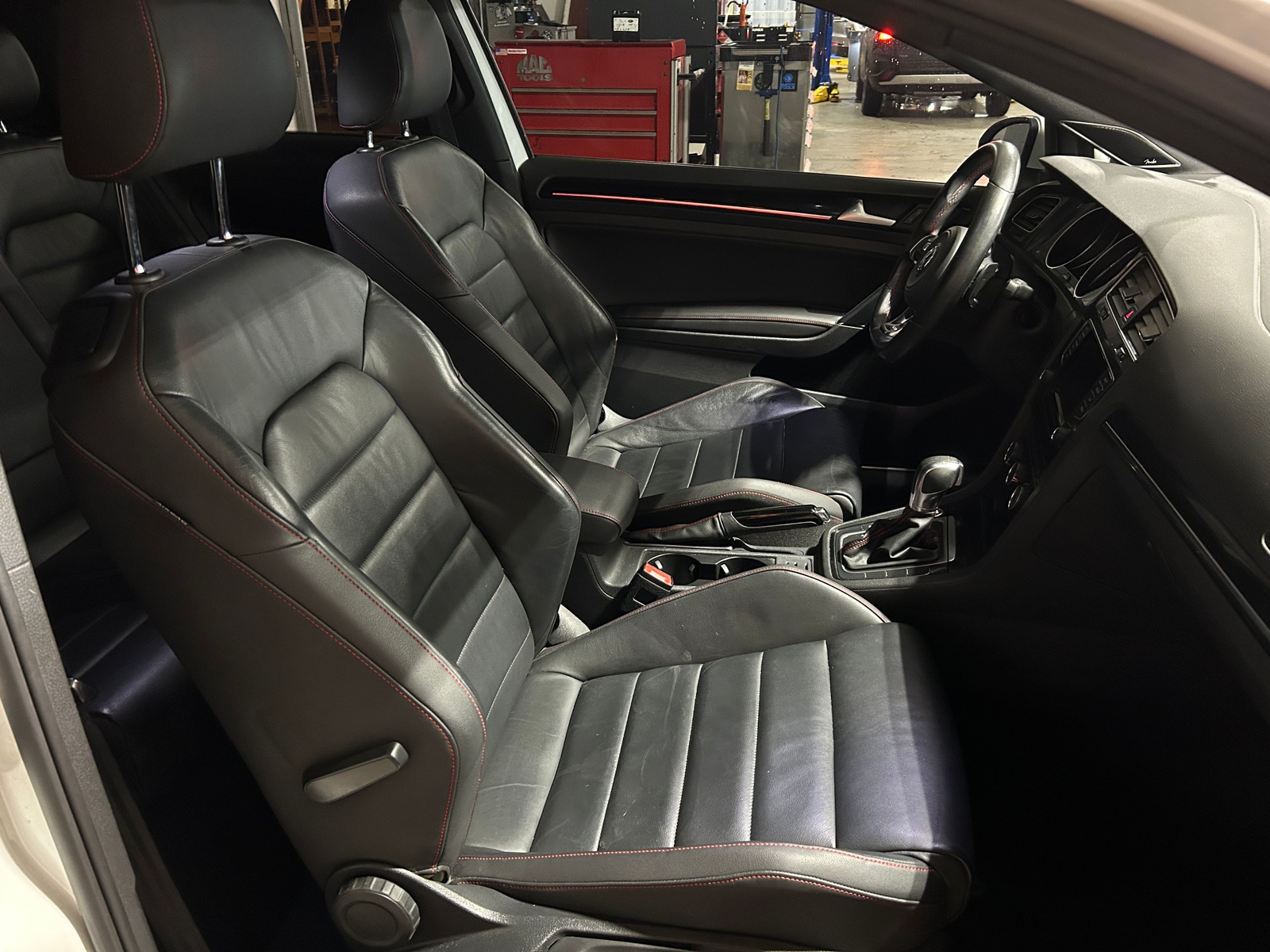 Thumbnail: 2015 Volkswagen Golf - 2