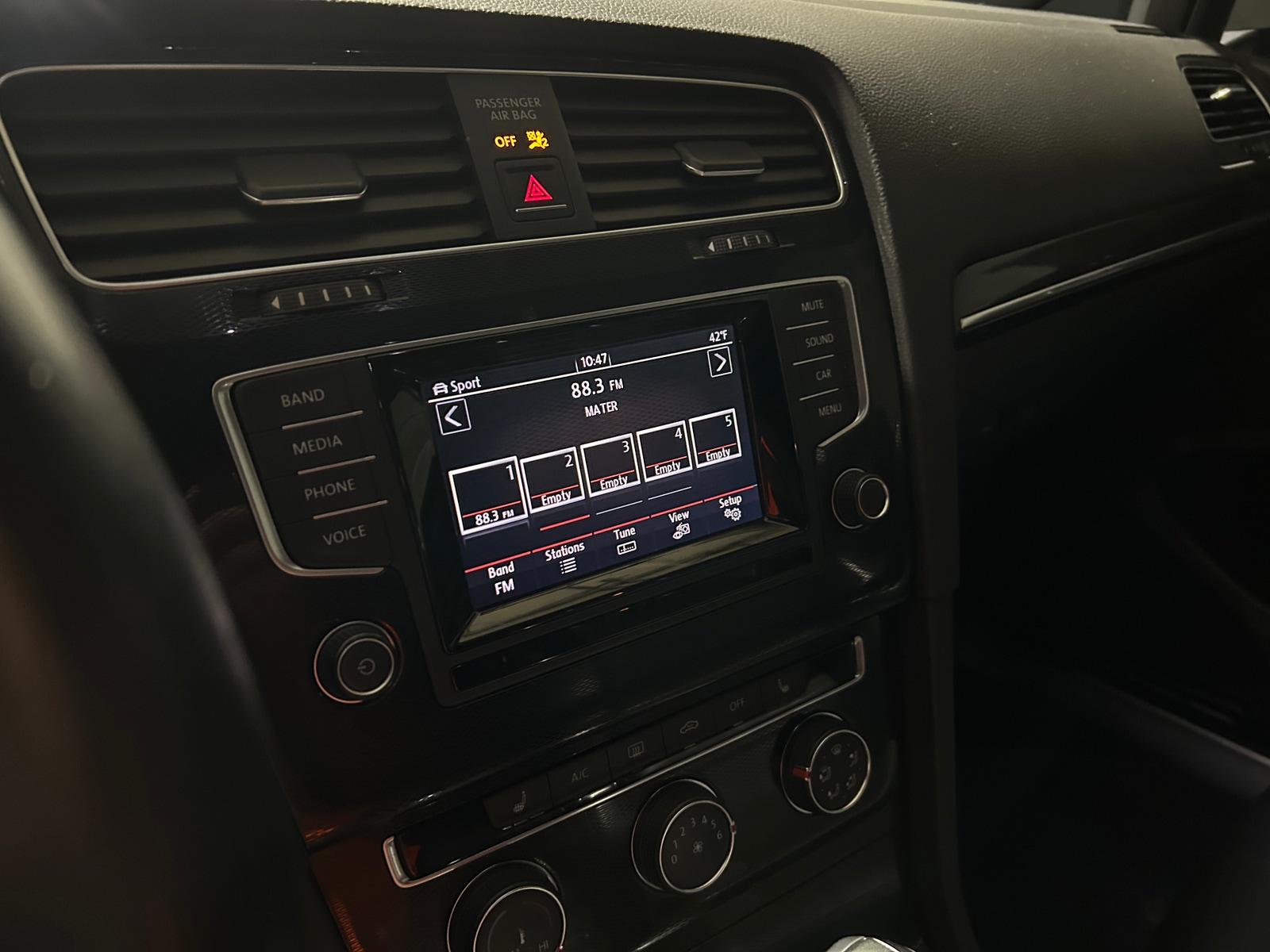 Thumbnail: 2015 Volkswagen Golf - 4