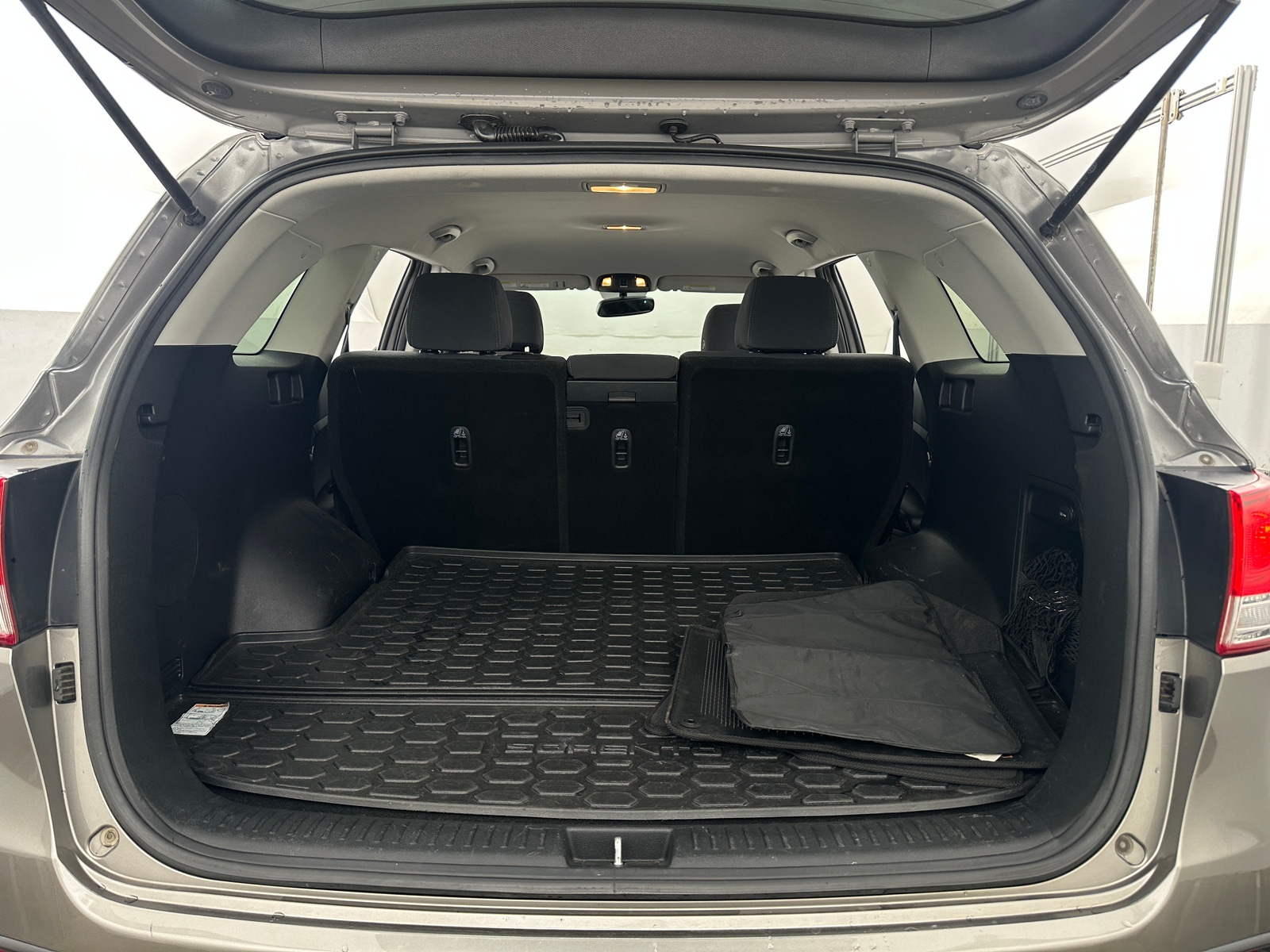 Thumbnail: 2017 Kia Sorento - 7