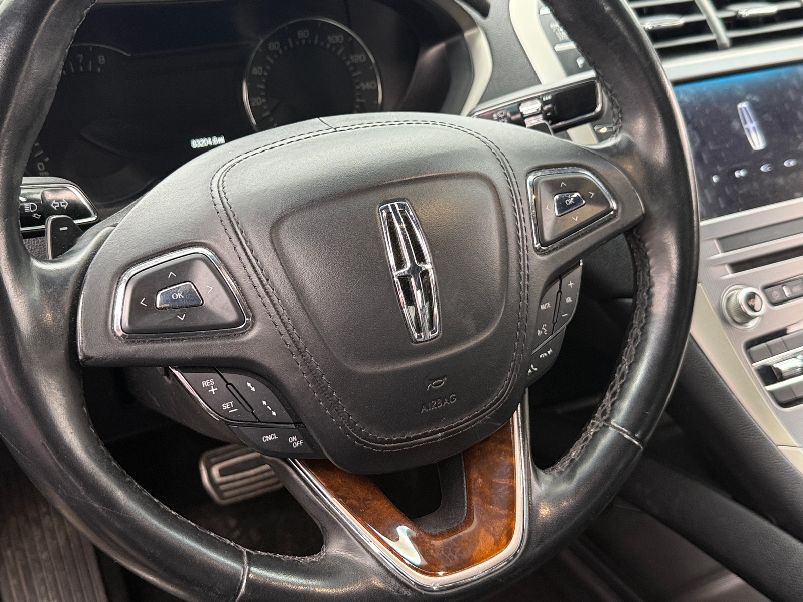 Thumbnail: 2020 Lincoln MKZ - 4