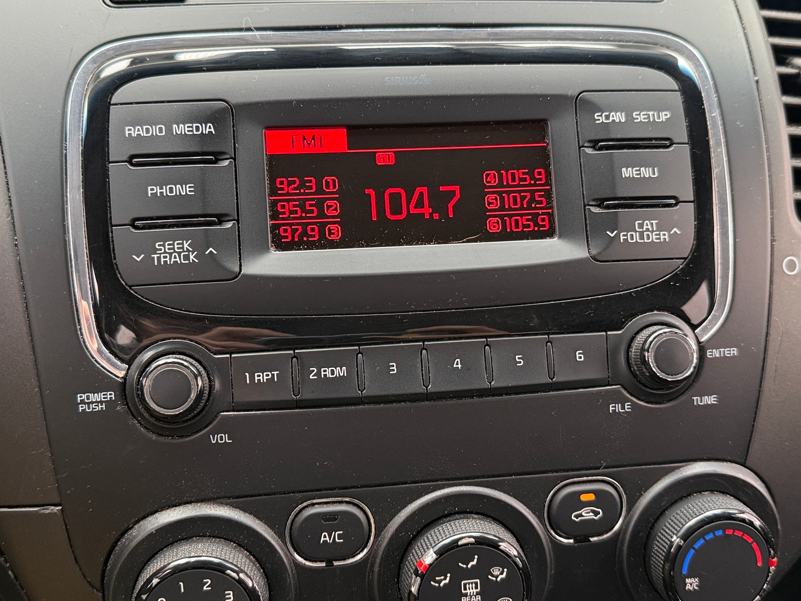 Thumbnail: 2018 Kia Forte - 4