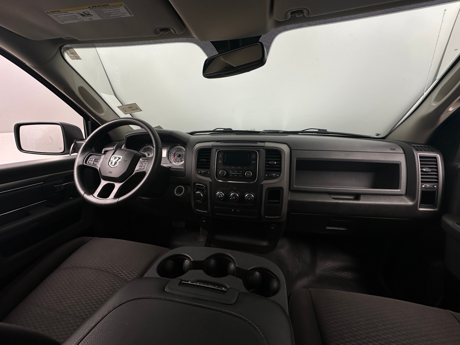 Thumbnail: 2020 RAM 1500 Classic - 3