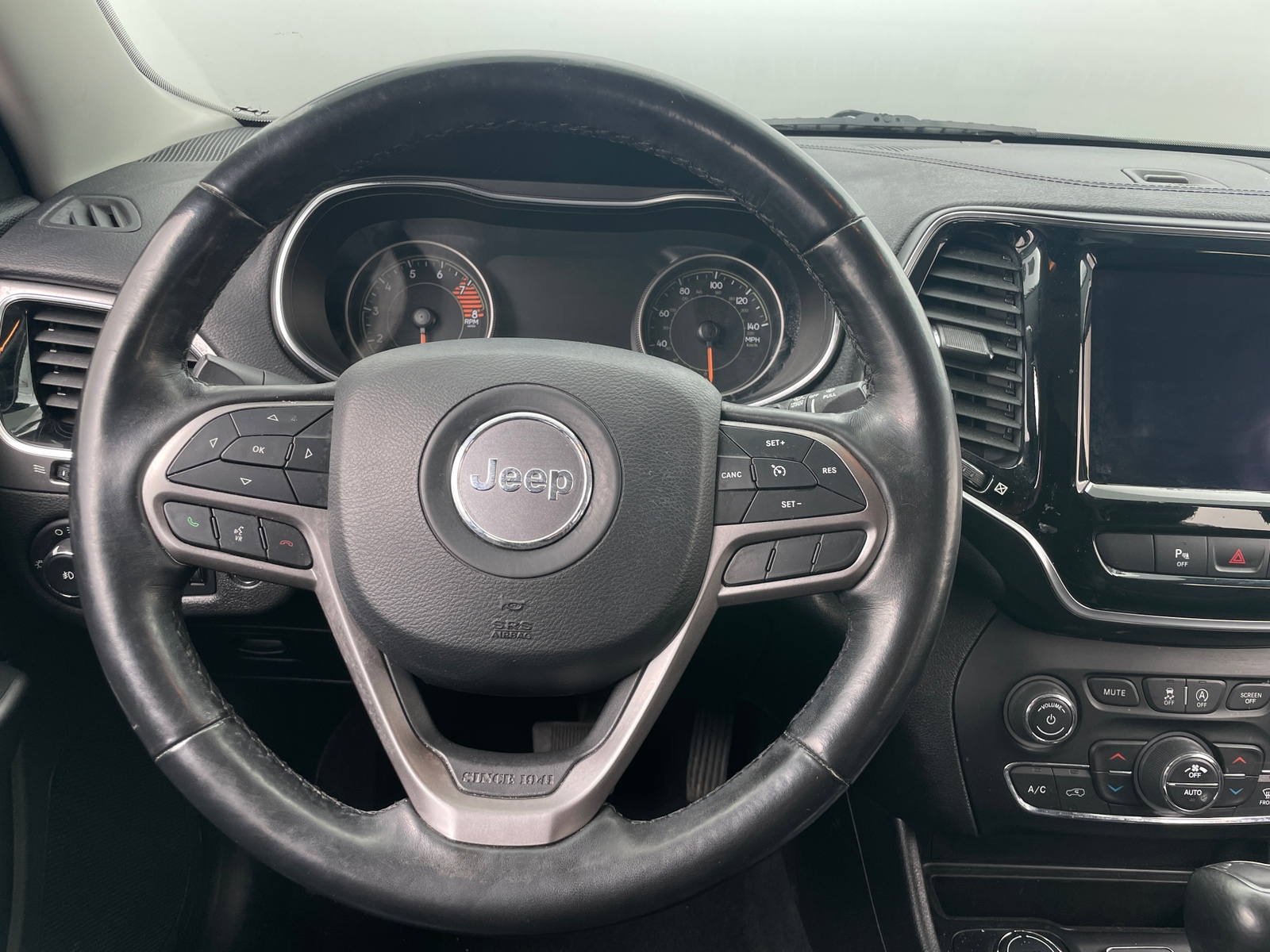 Thumbnail: 2020 Jeep Cherokee - 4