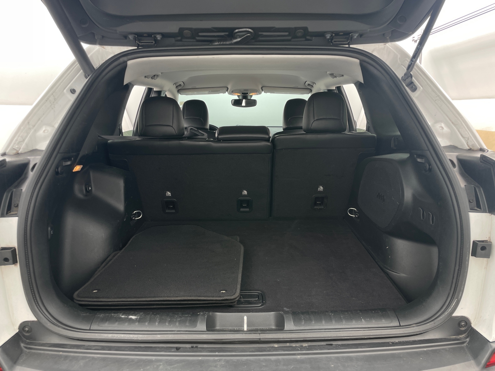 Thumbnail: 2020 Jeep Cherokee - 6